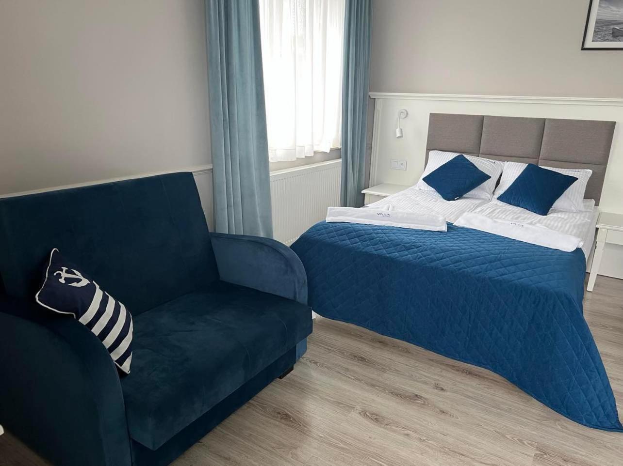 Triple Room with Balcony - Photo 9