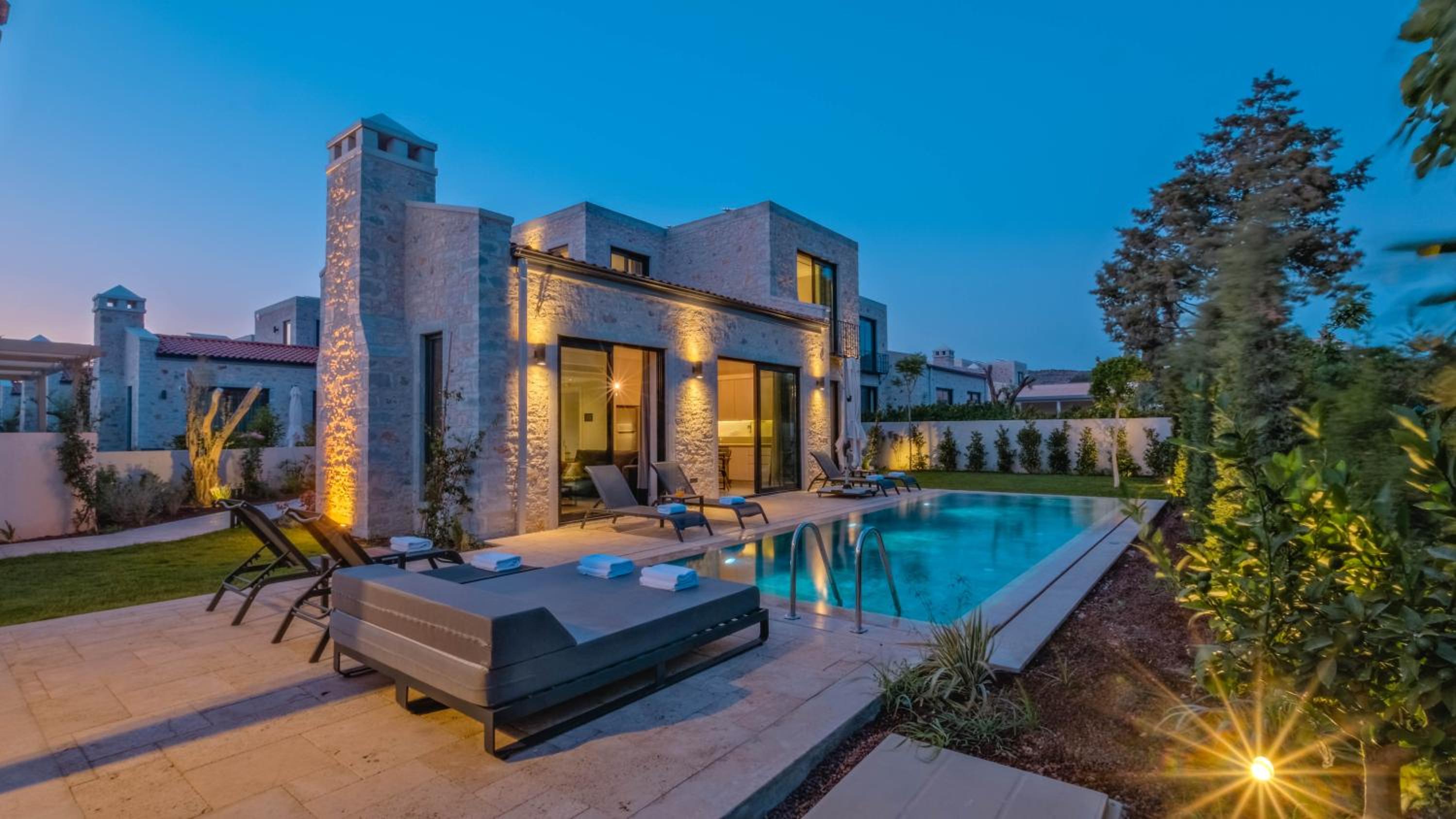 Villa with Private Pool - Photo 55