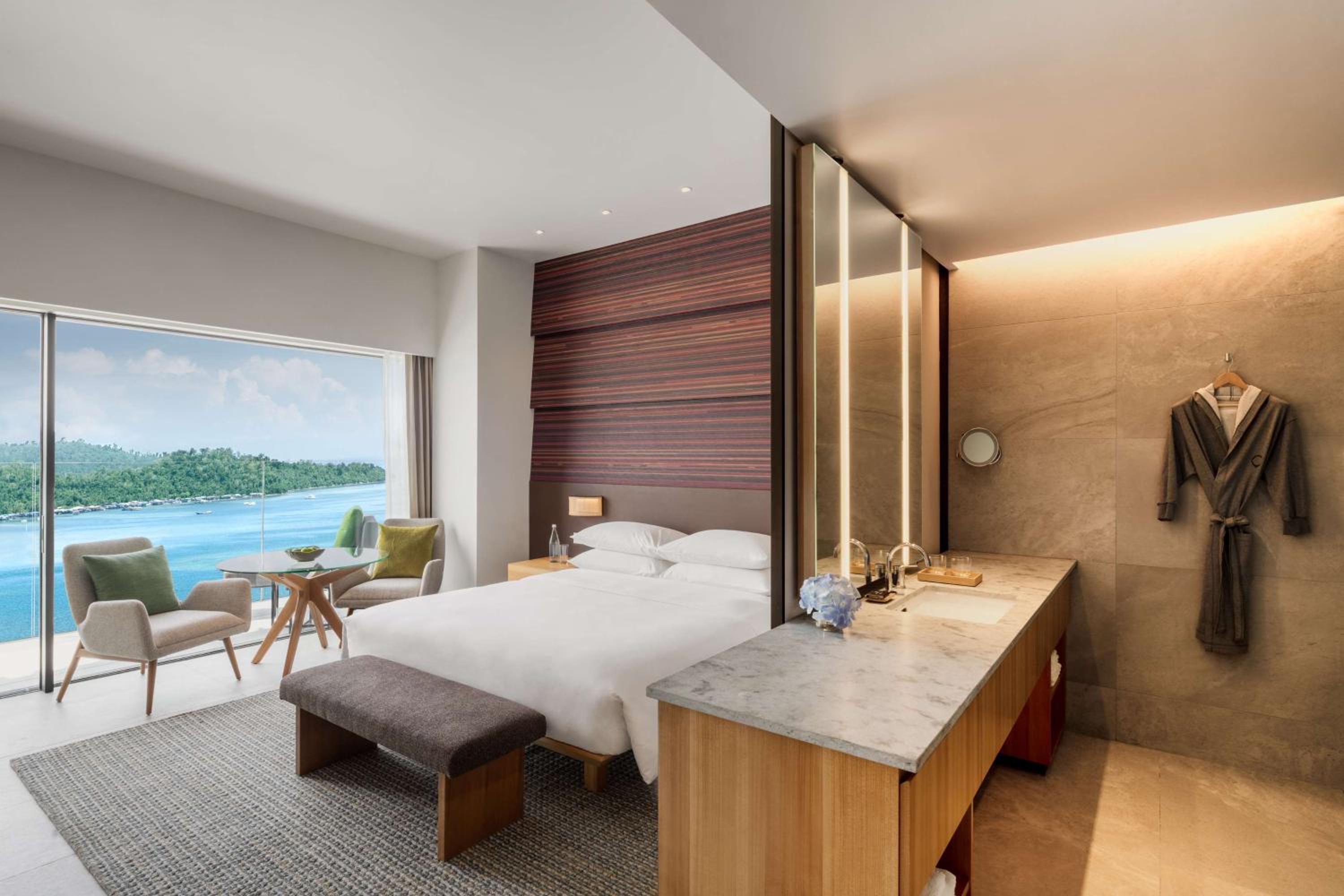 King Room with Sea View - Photo 5