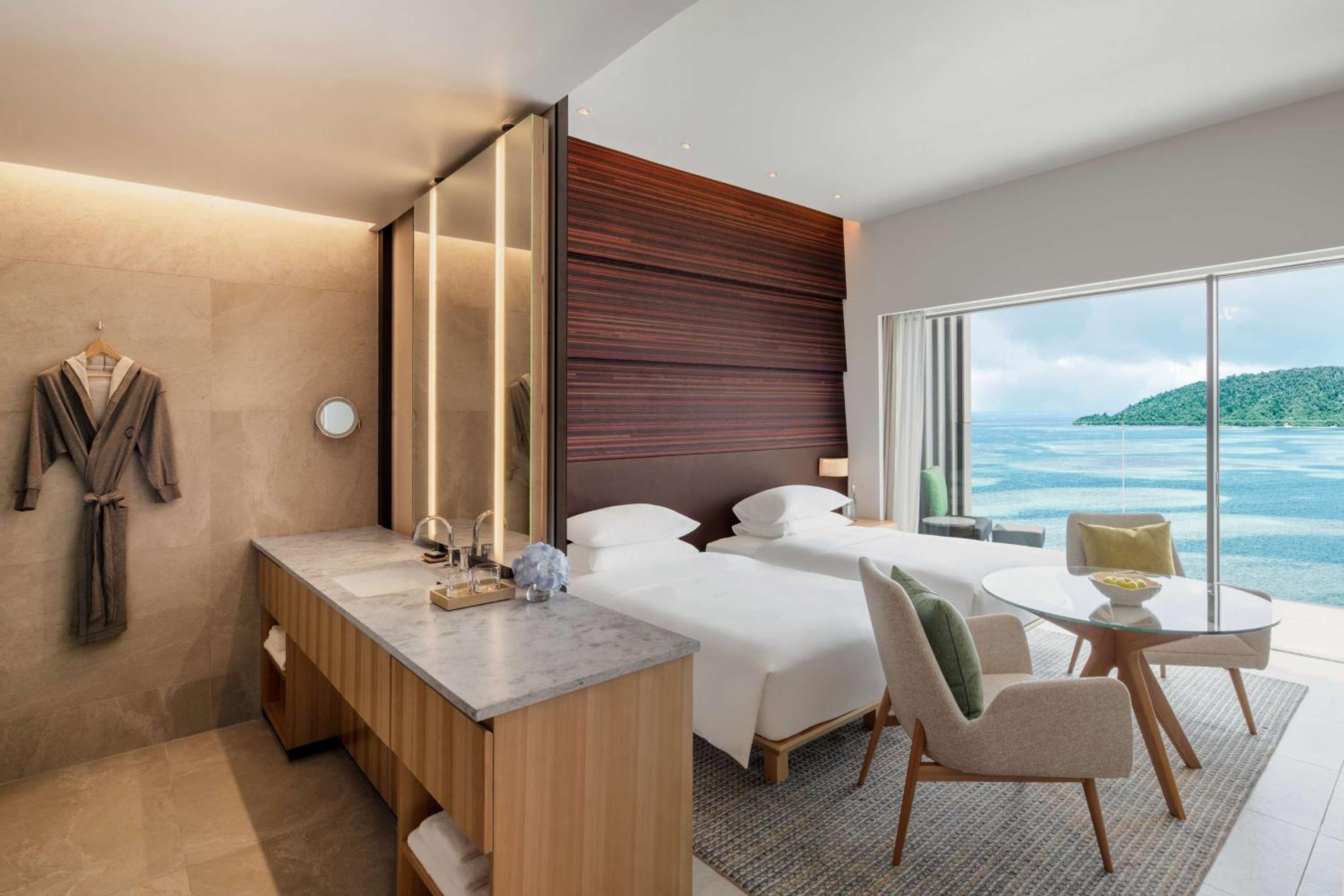 Twin Room with Sea View - Photo 4
