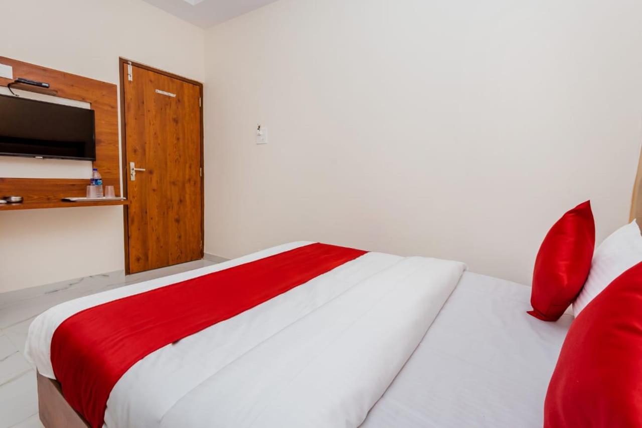 Deluxe Room - Photo 29
