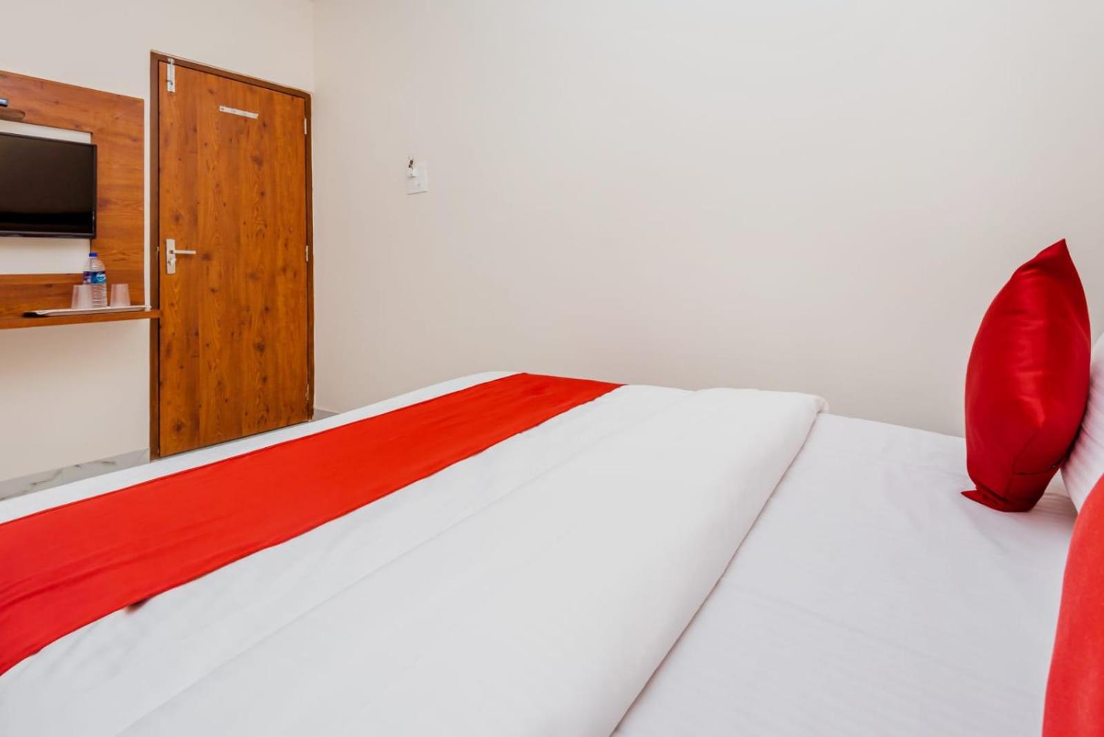 Deluxe Room - Photo 41