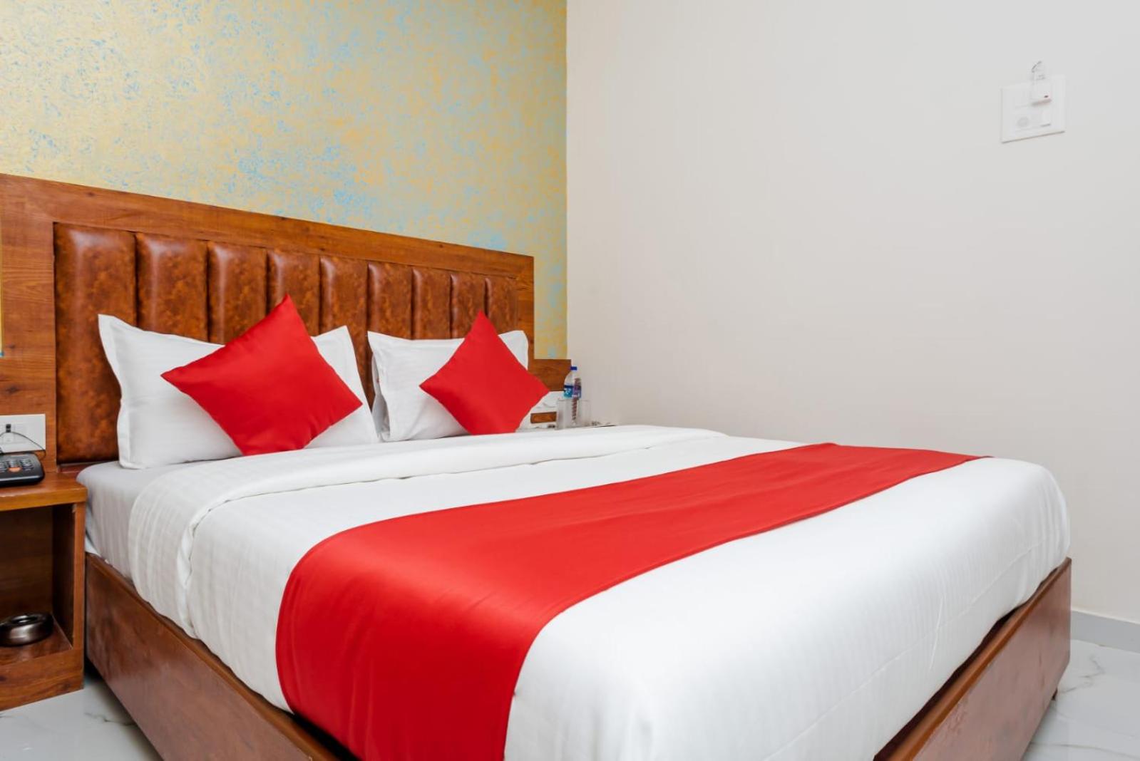 Deluxe Room - Photo 43