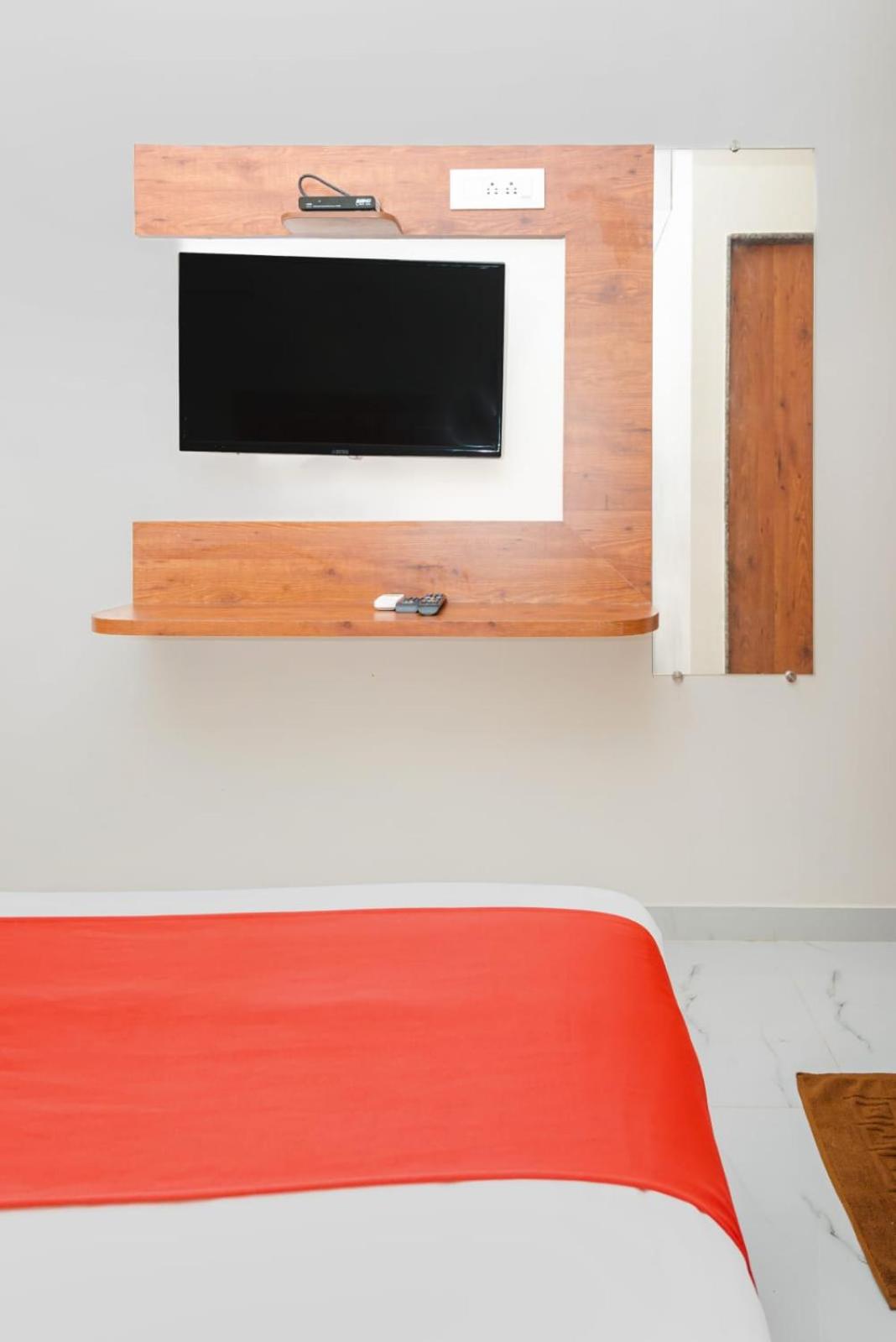 Deluxe Room - Photo 32