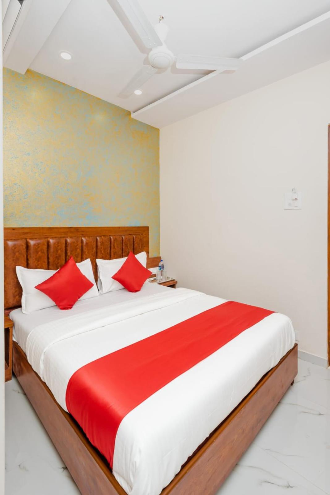Deluxe Room - Photo 1