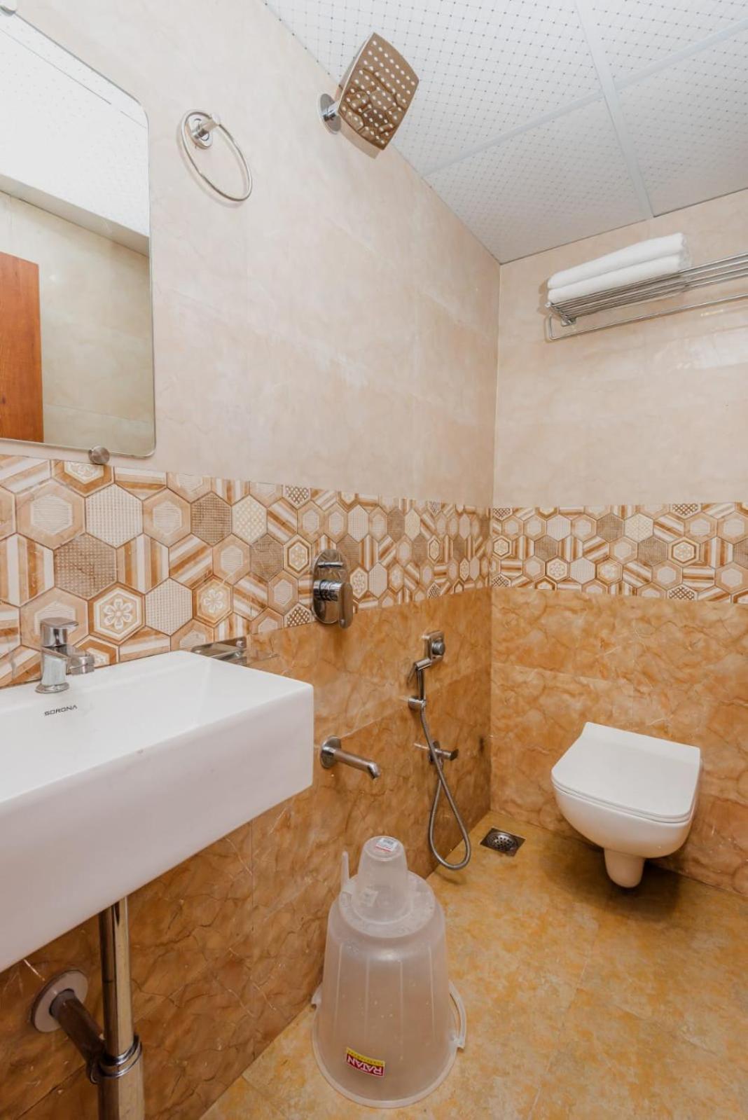 Deluxe Room - Photo 6