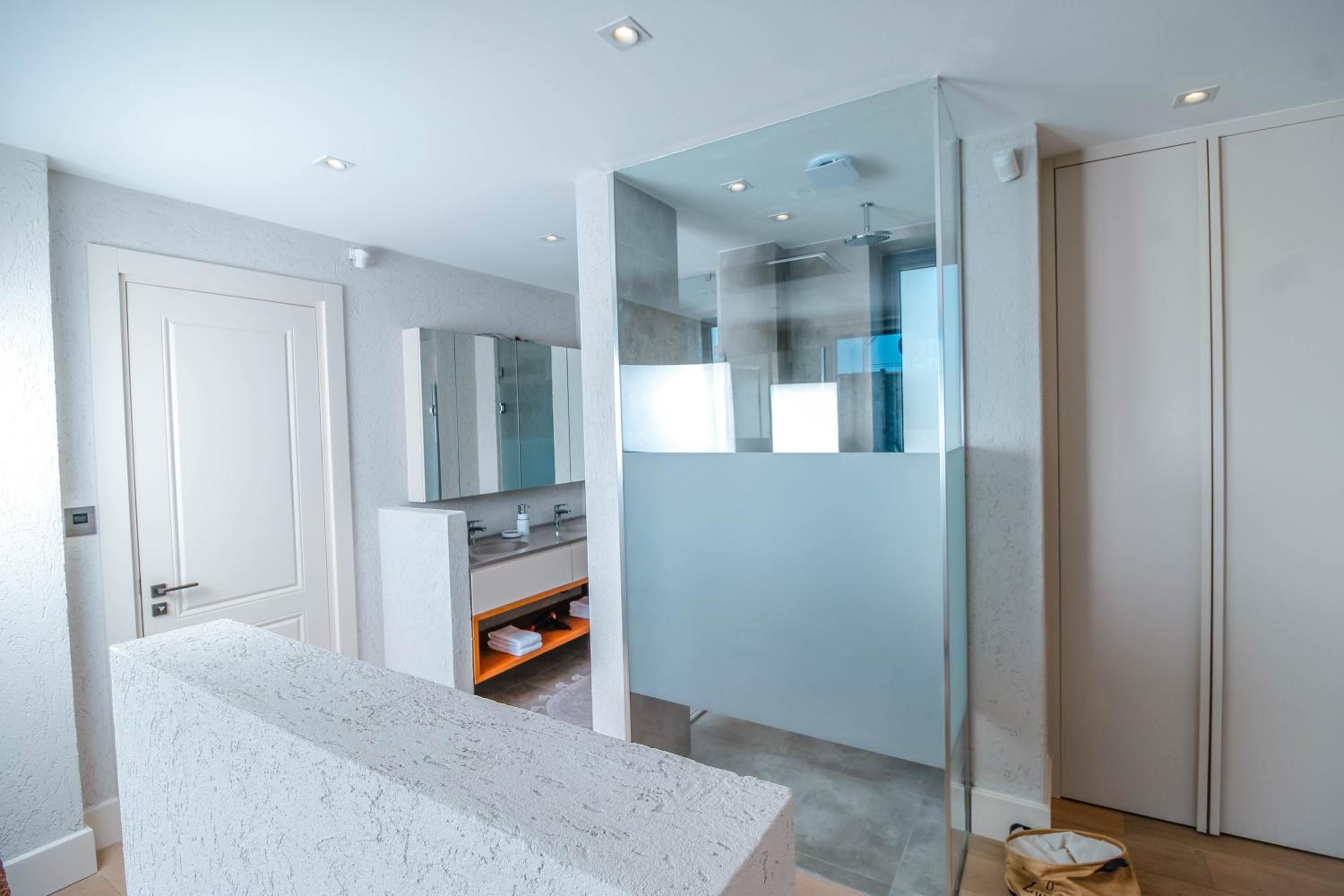 Villa with Private Pool - Photo 84
