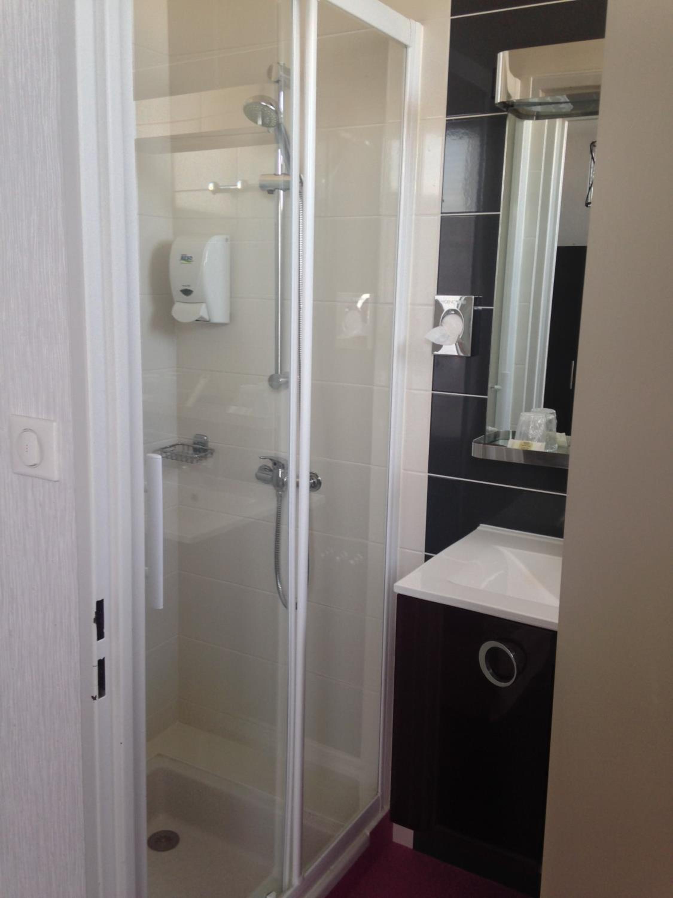 Standard Double Room with Balcony - Photo 2