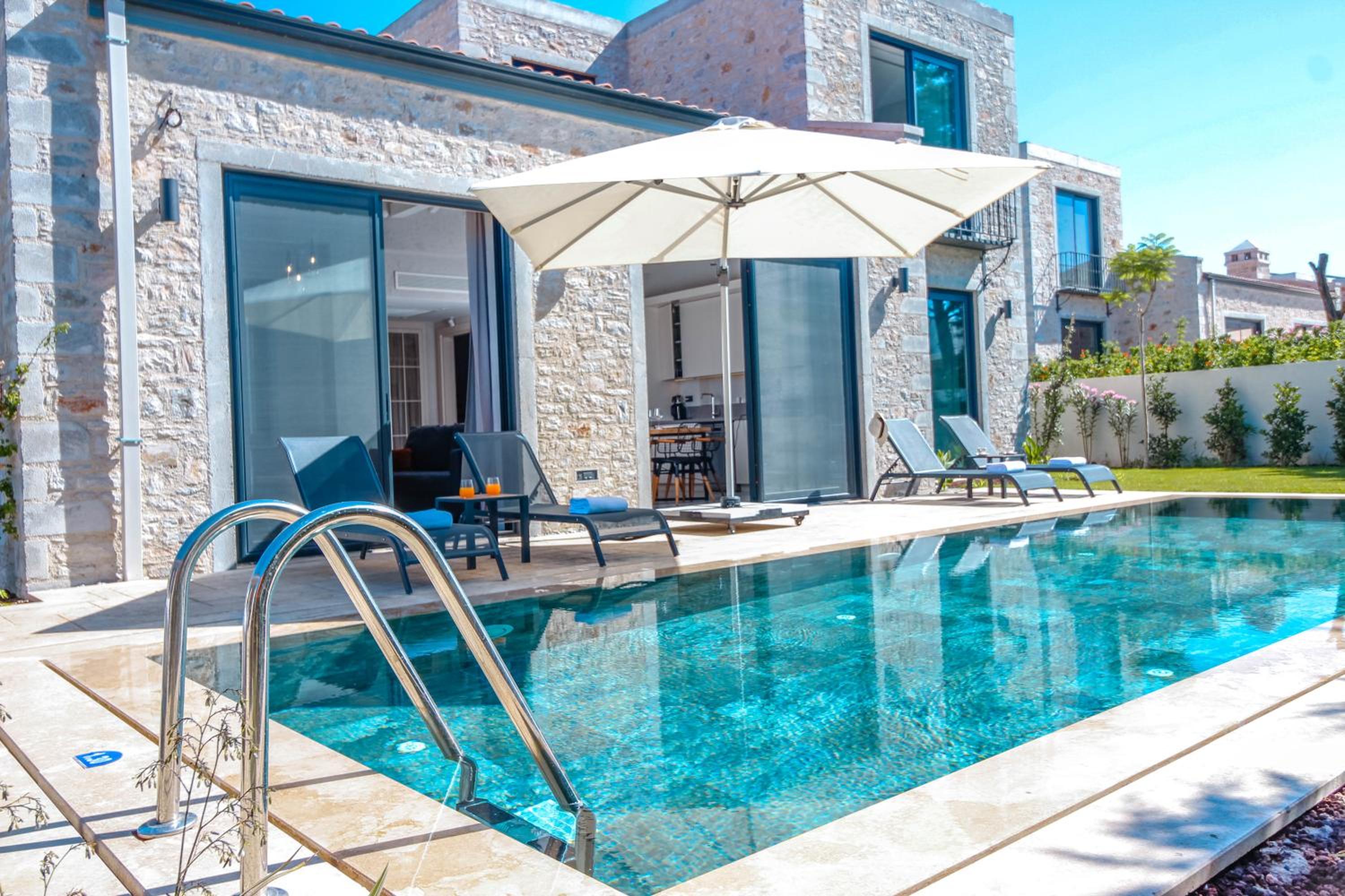 Villa with Private Pool - Photo 63
