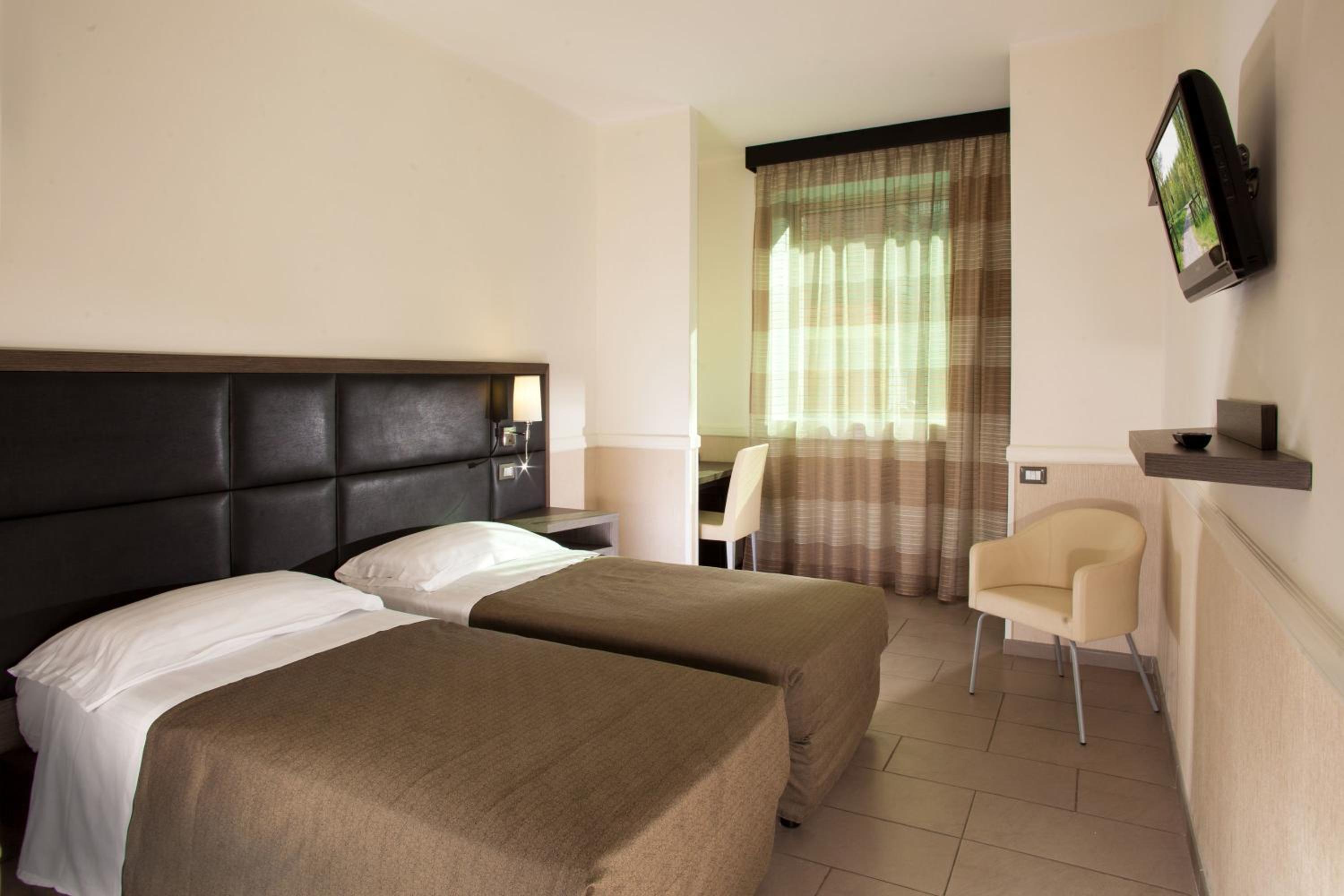 Double or Twin Room photo 1