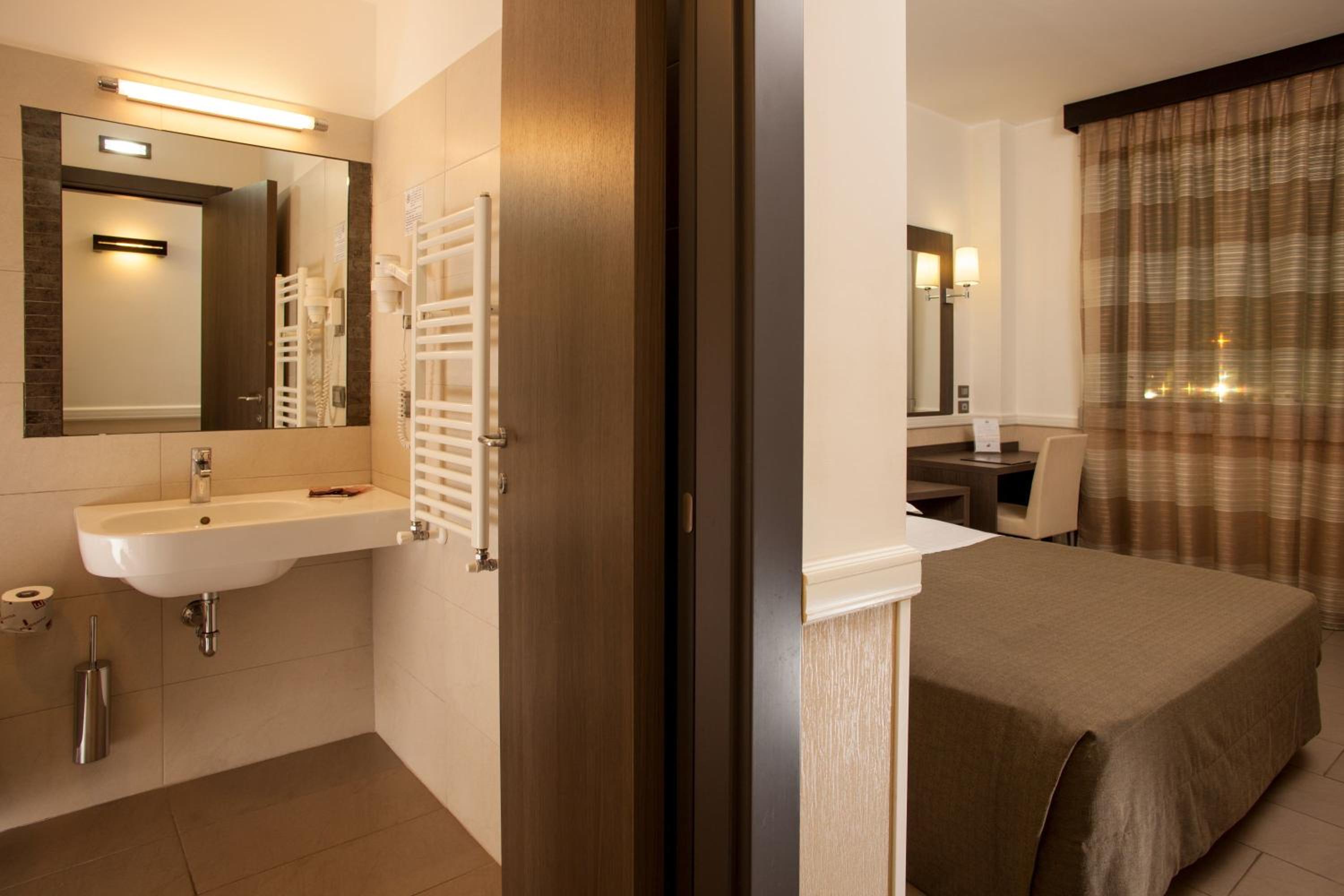 Single Room photo 1