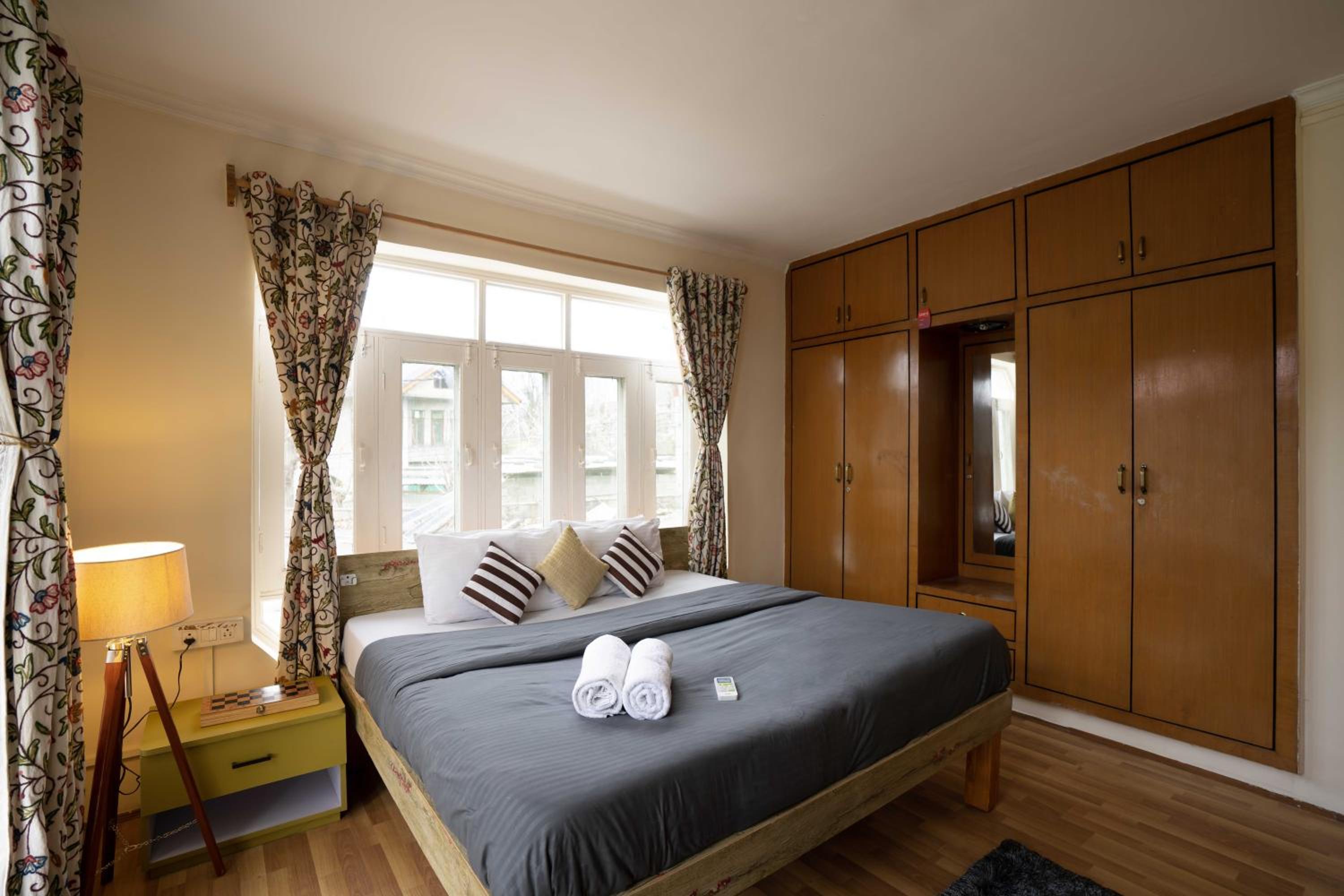 Semi Deluxe Room with Garden View - Photo 1