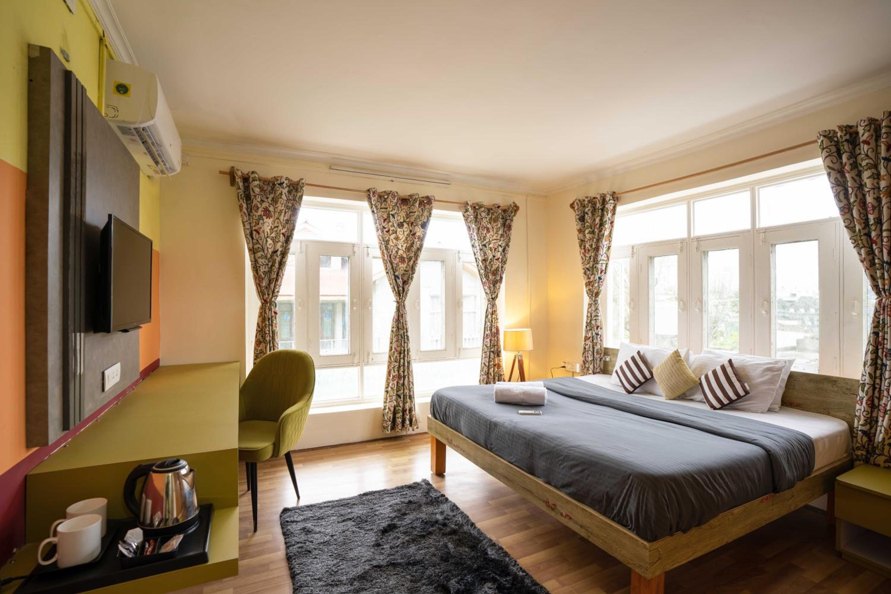Semi Deluxe Room with Garden View - Photo 7