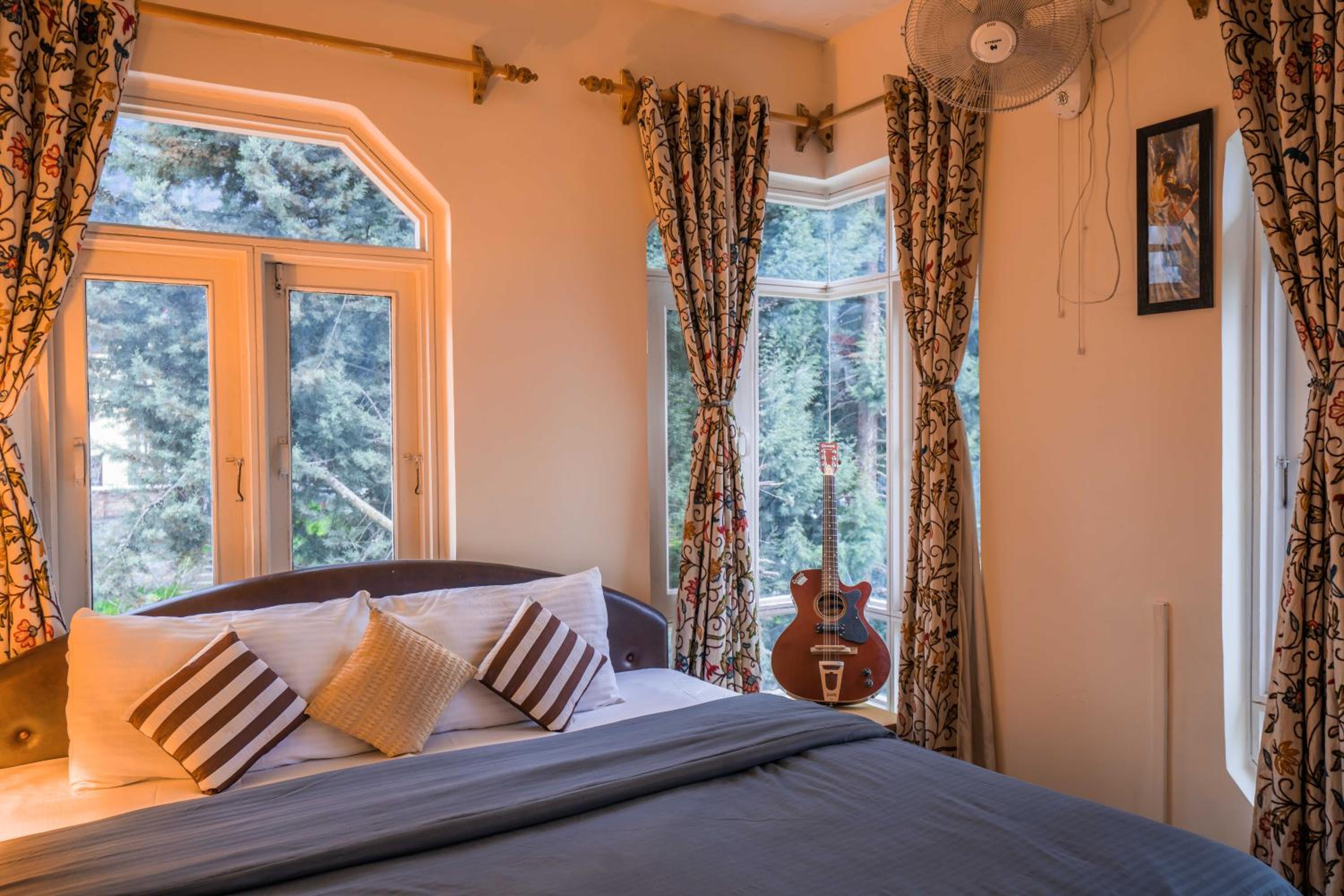Deluxe Double Room - Photo 9