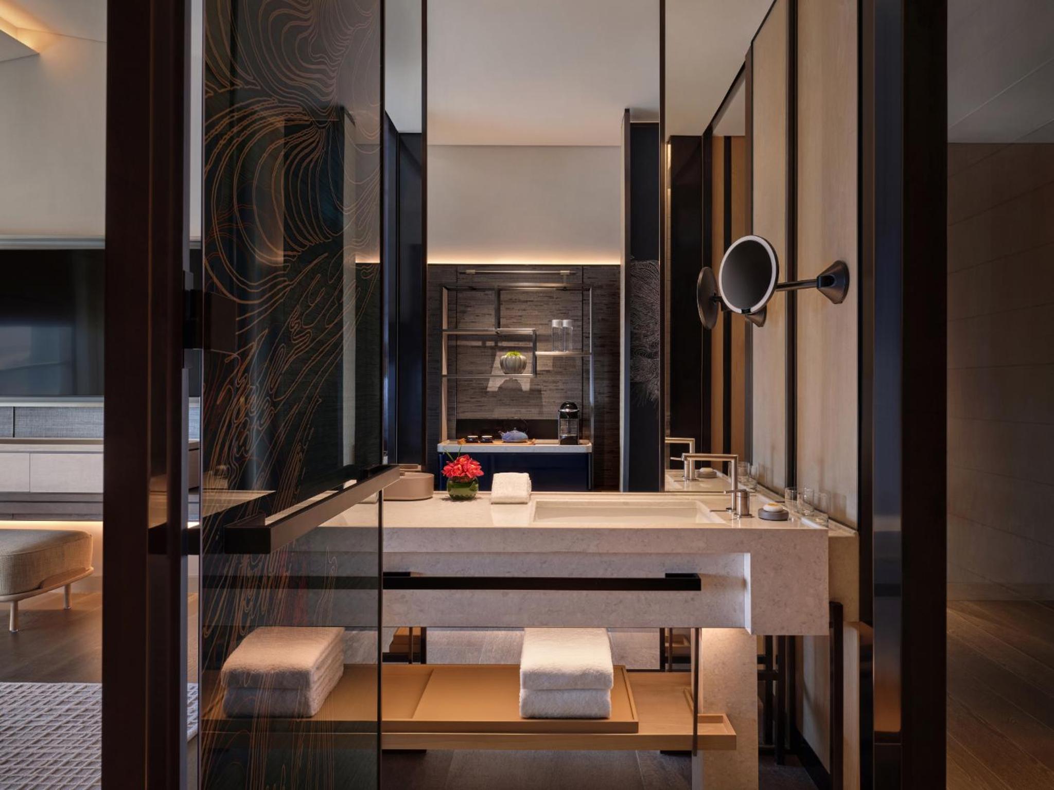 Premier Twin Room photo 3