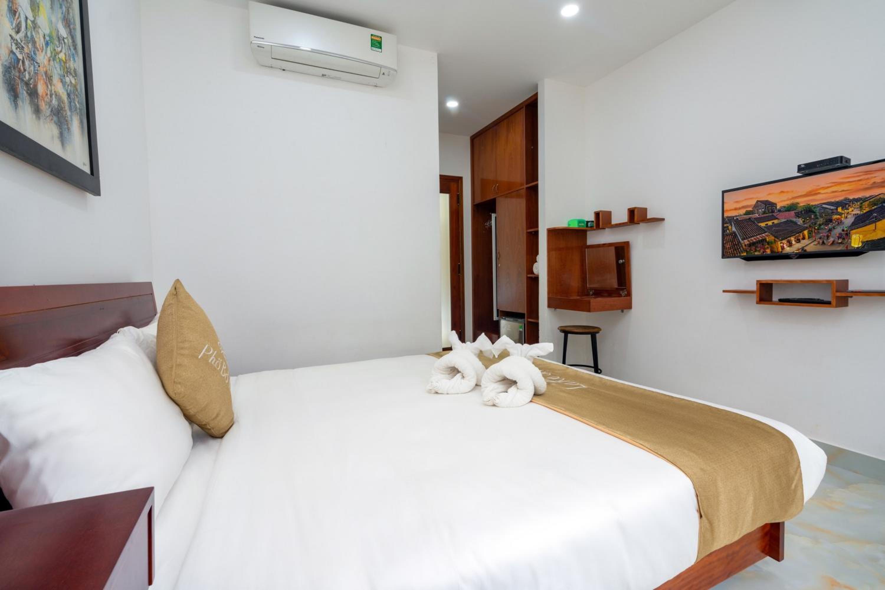 King Room with Balcony photo 1