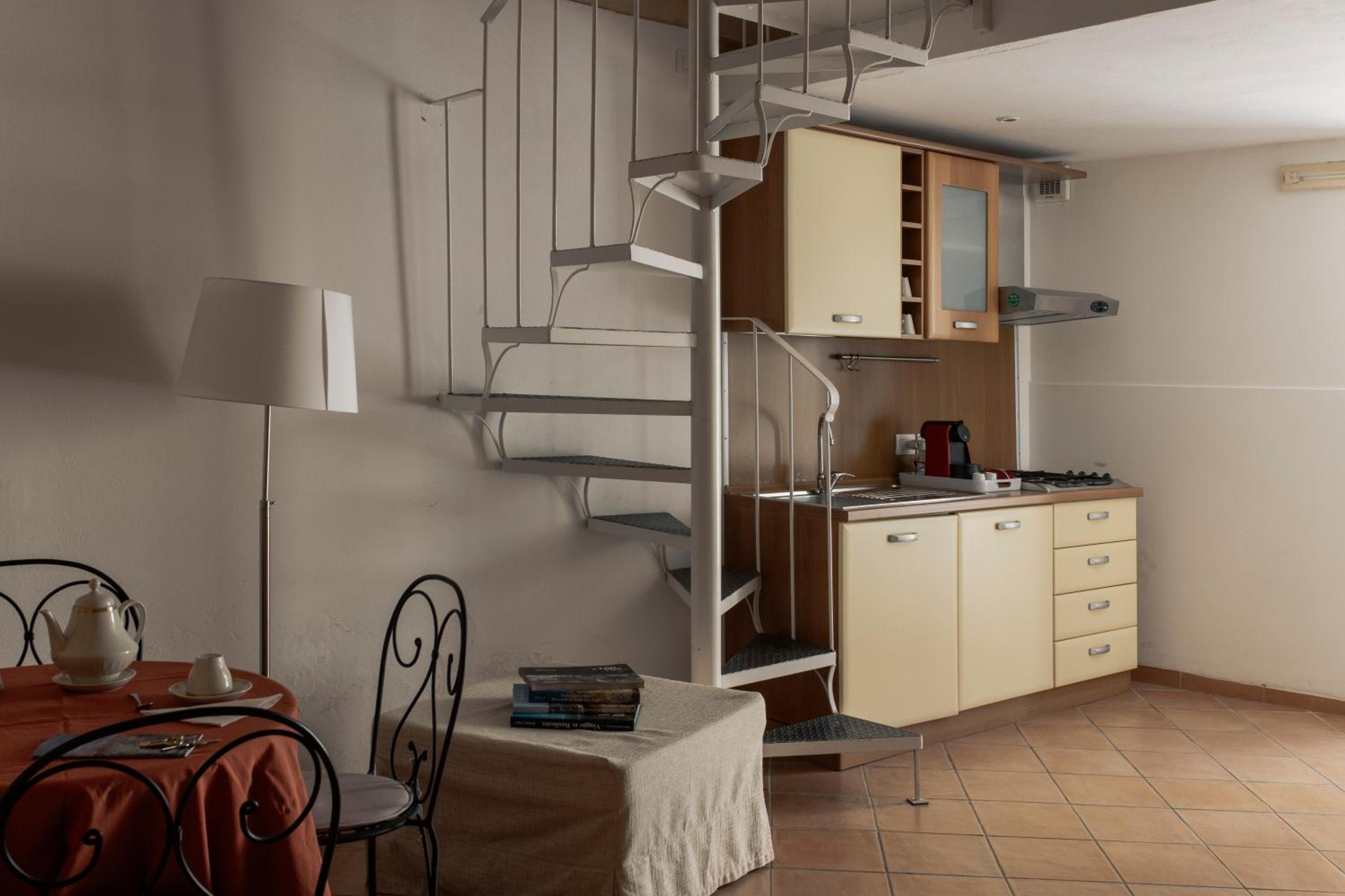 Apartment - Split Level - Photo 6