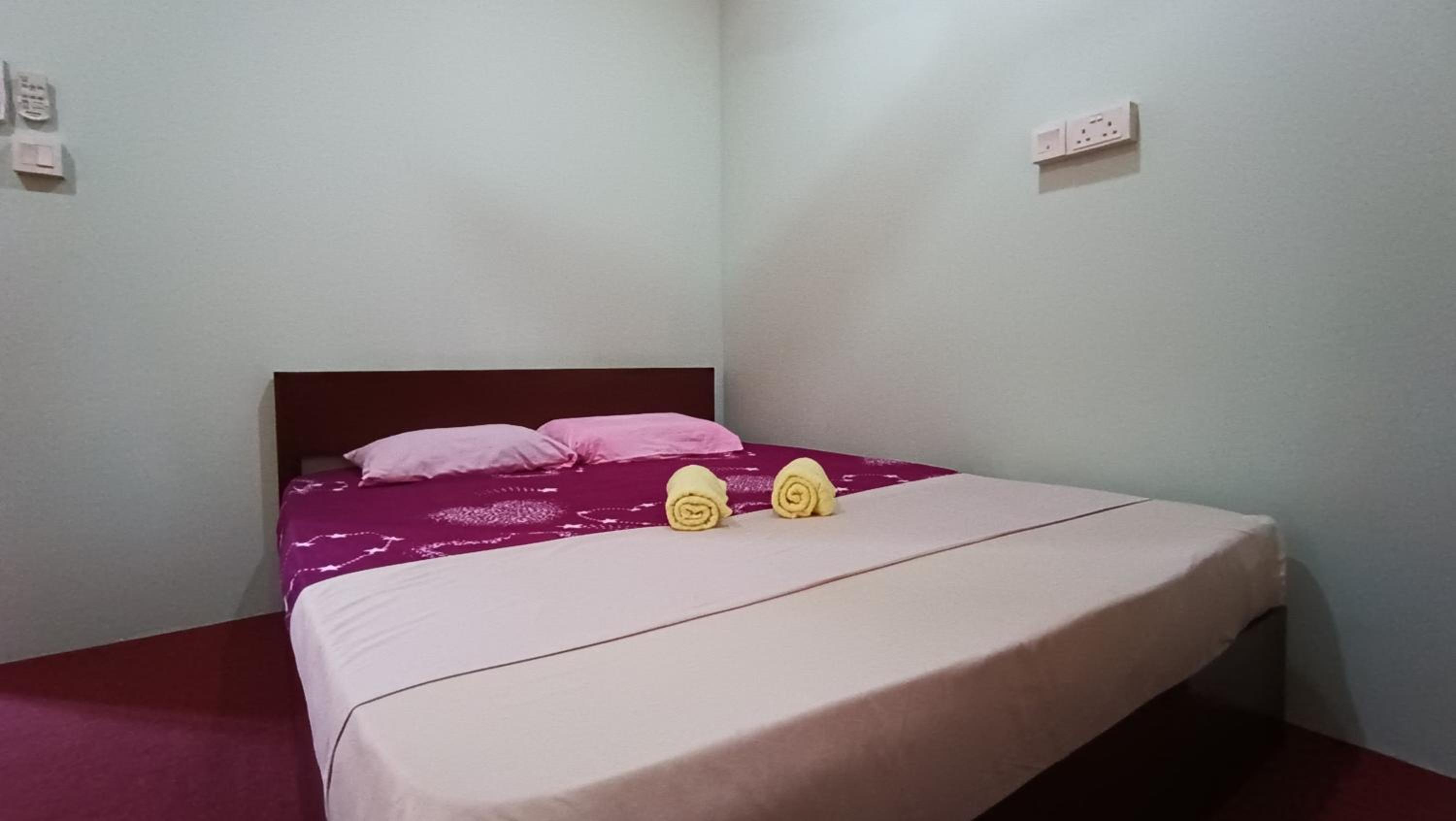 Double Room With Shared Bathroom photo 2