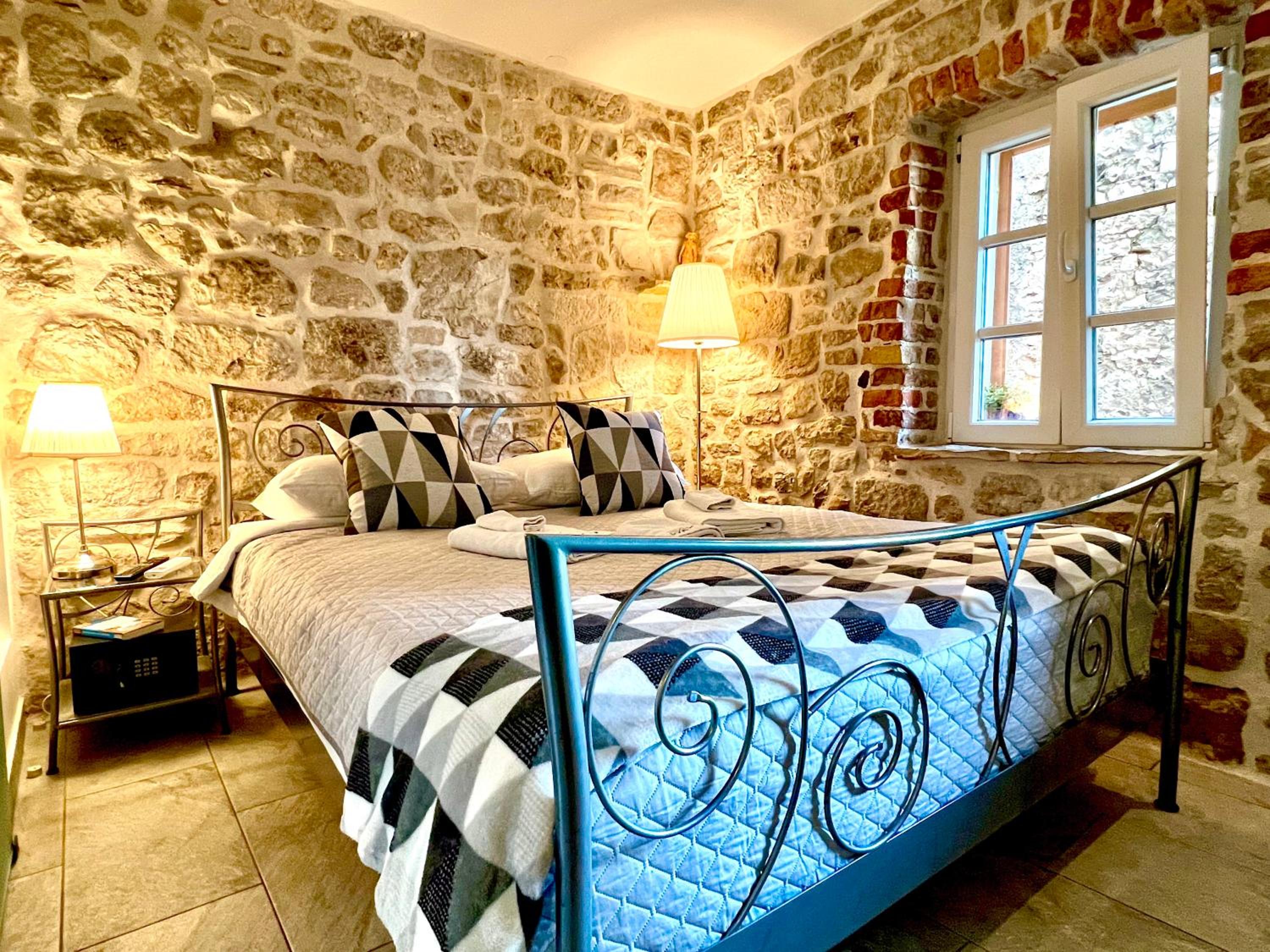 Double Room with Sea View - Photo 29