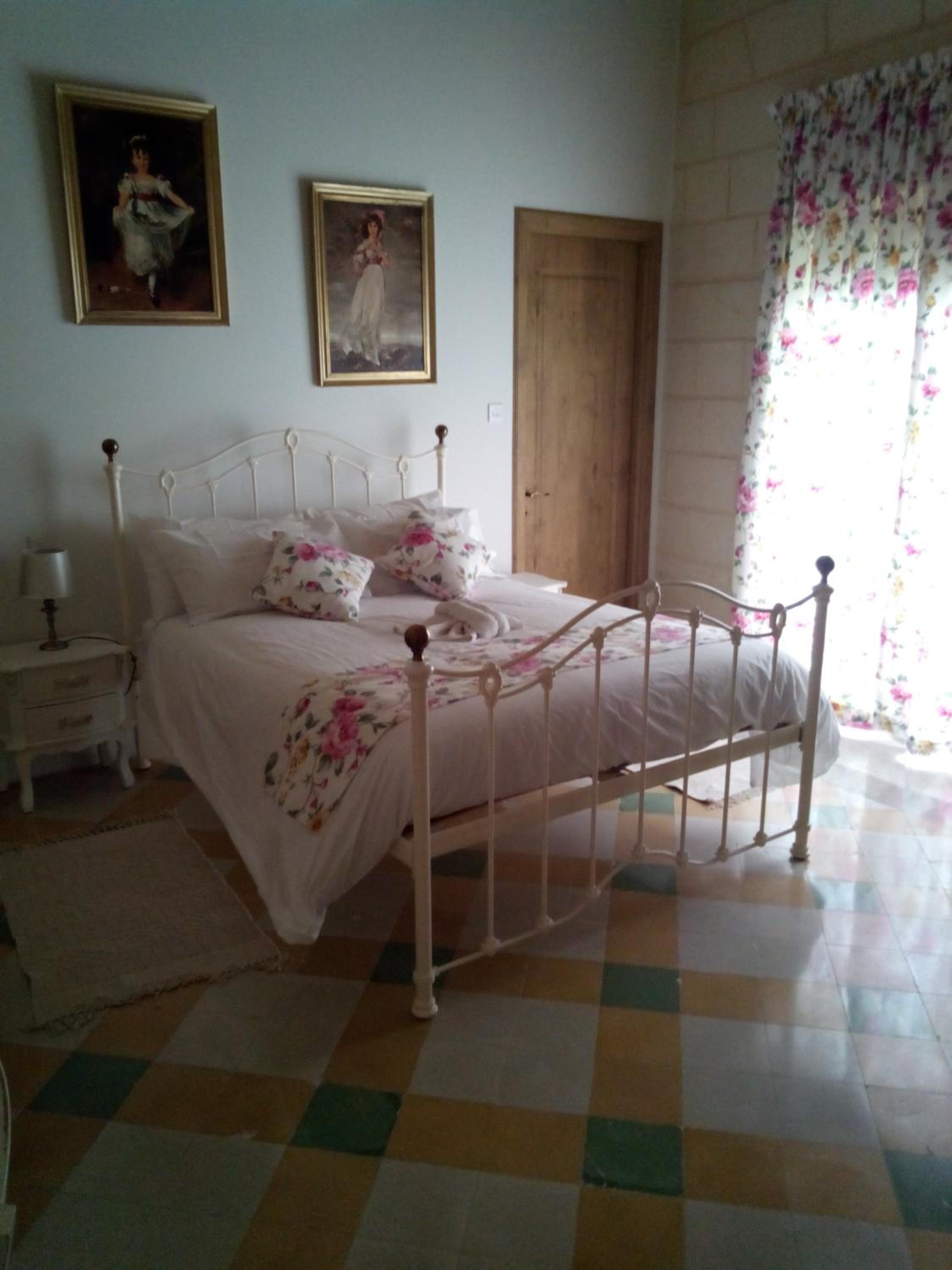 Double Room with View - Photo 23