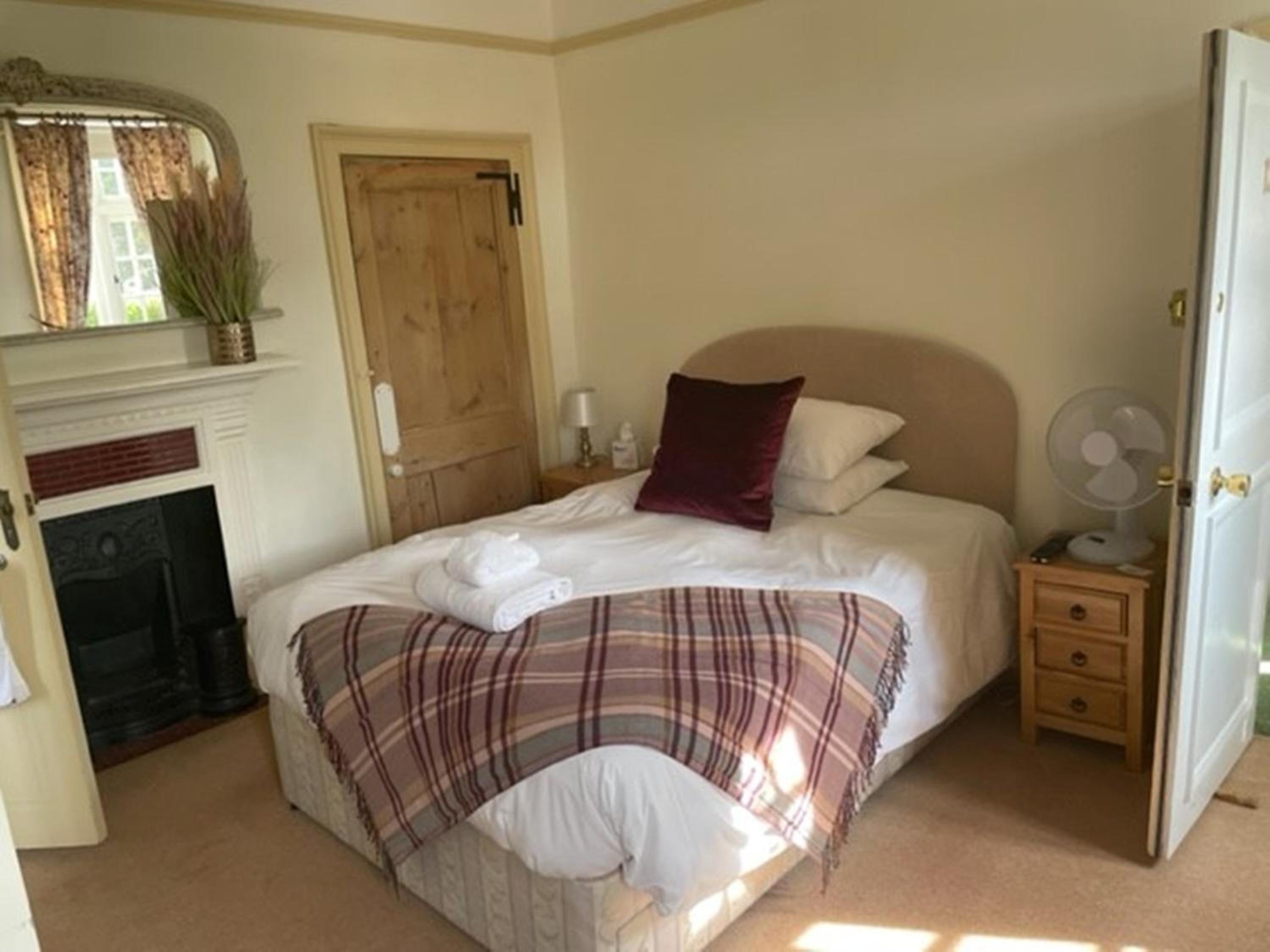 Double Room - Photo 2