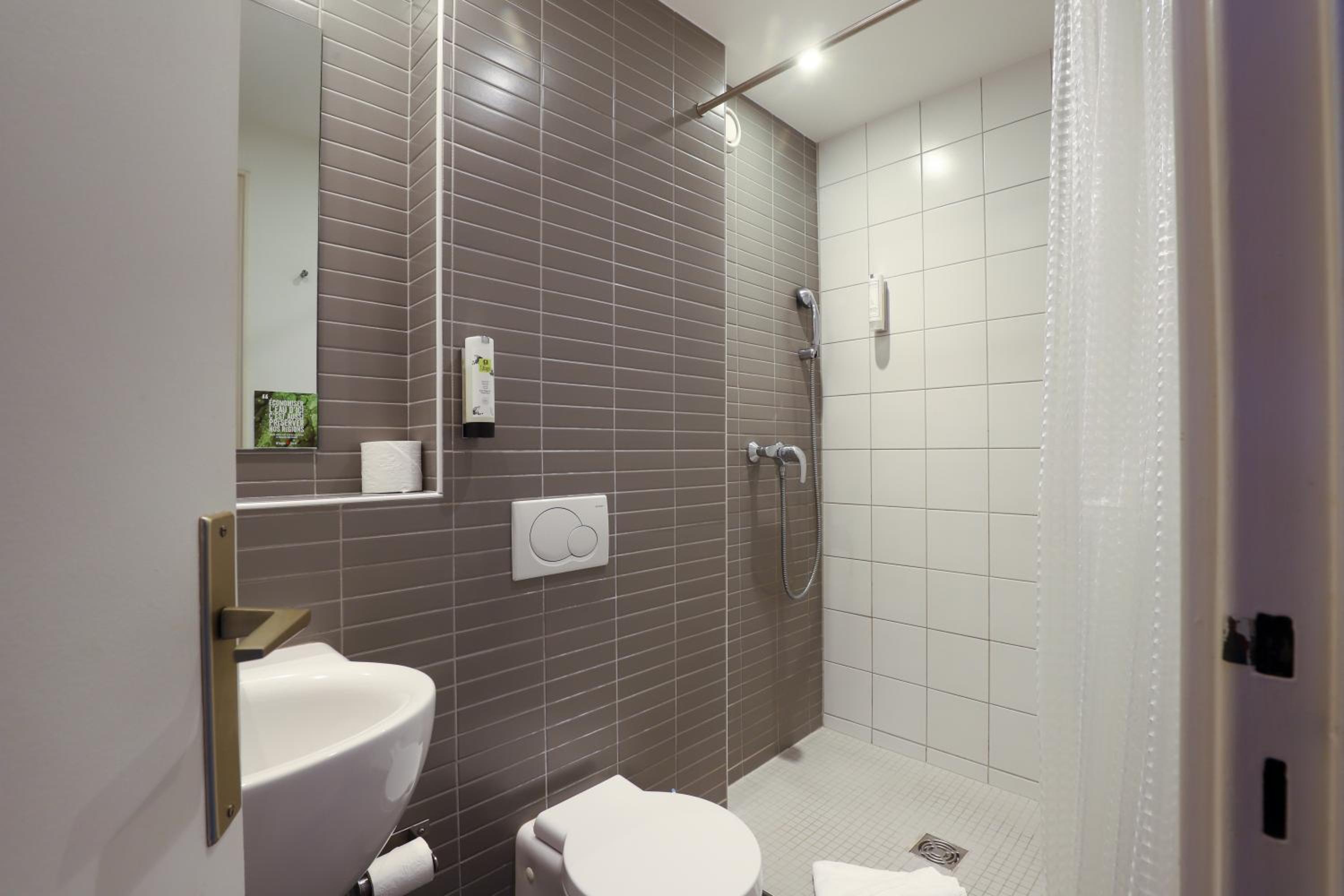 Standard  Room - Photo 9