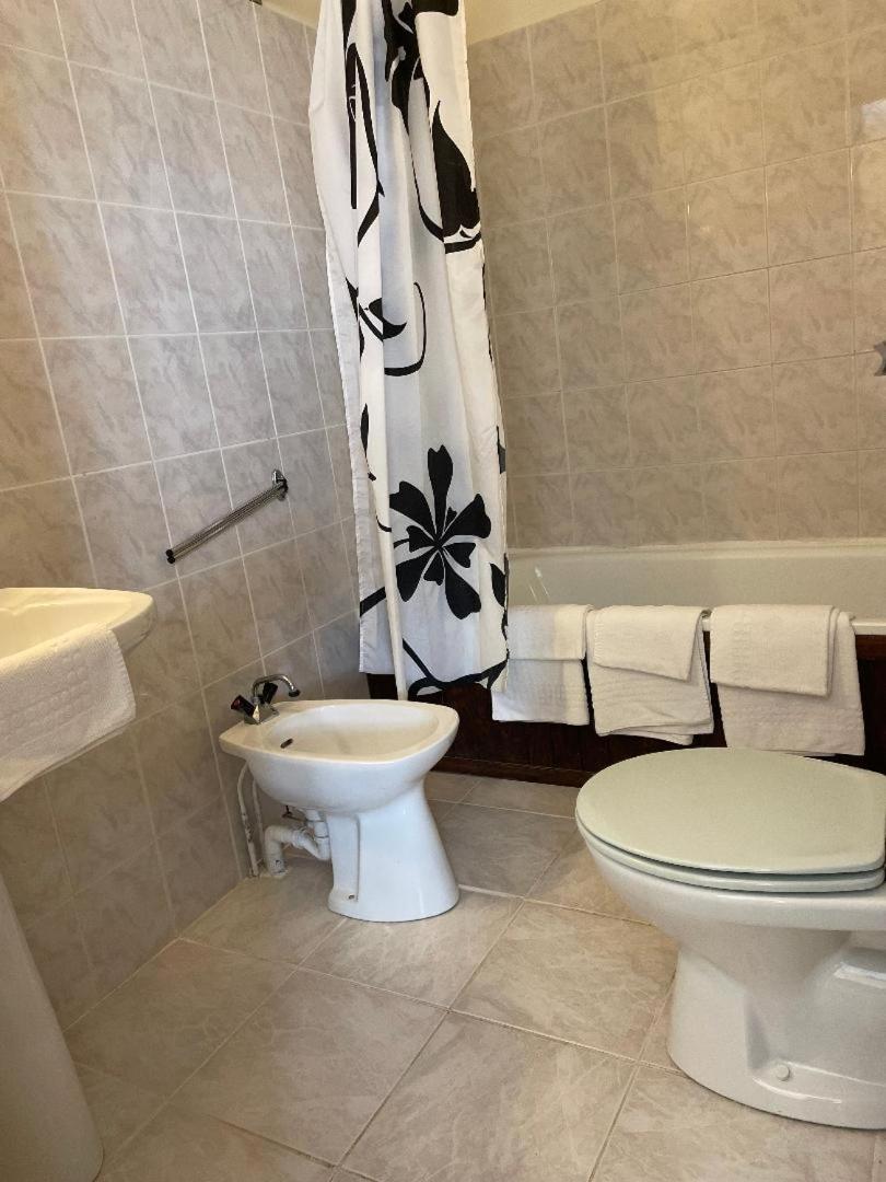 Family Room with Private Bathroom - Photo 3