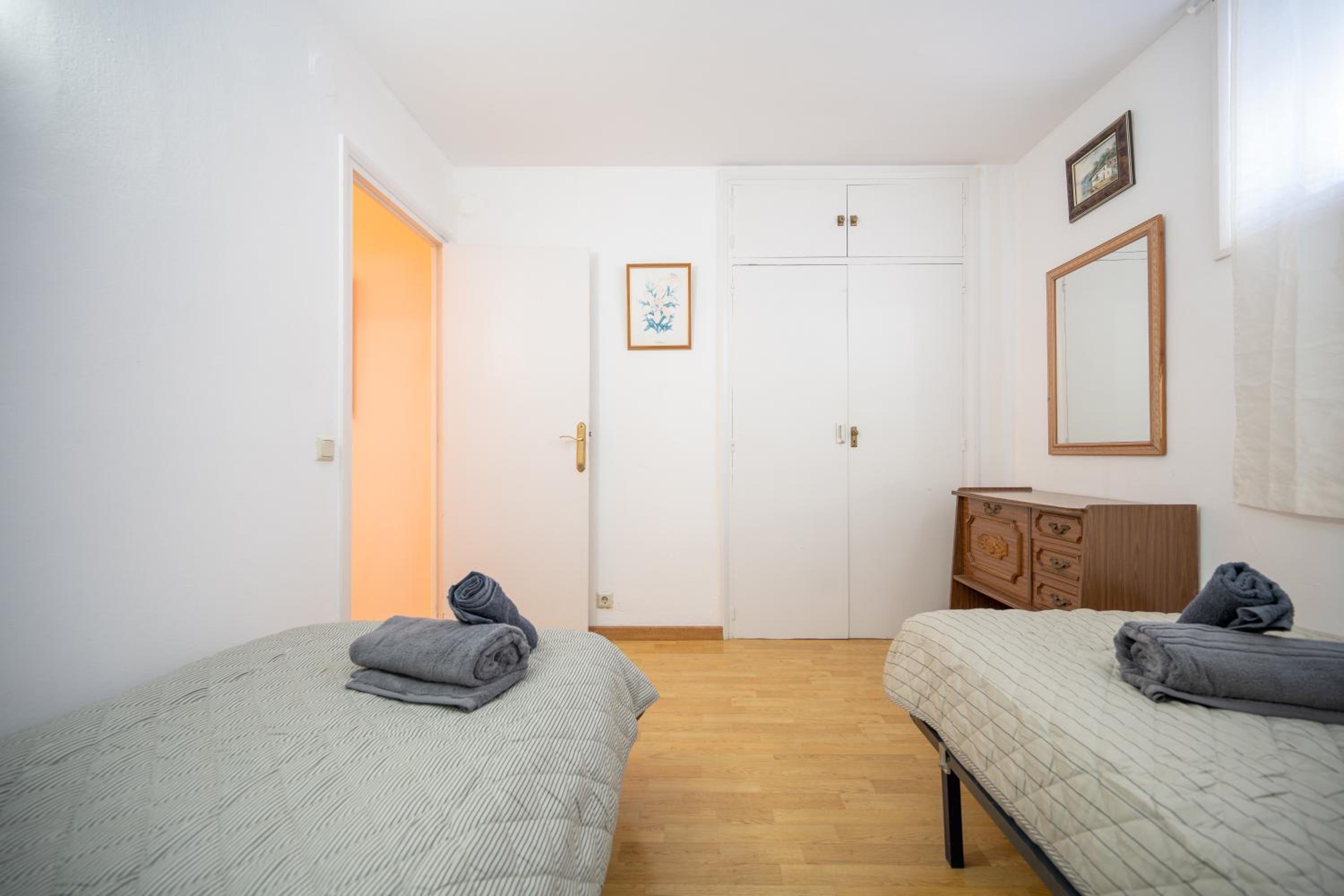 Apartamento con vista a la piscina