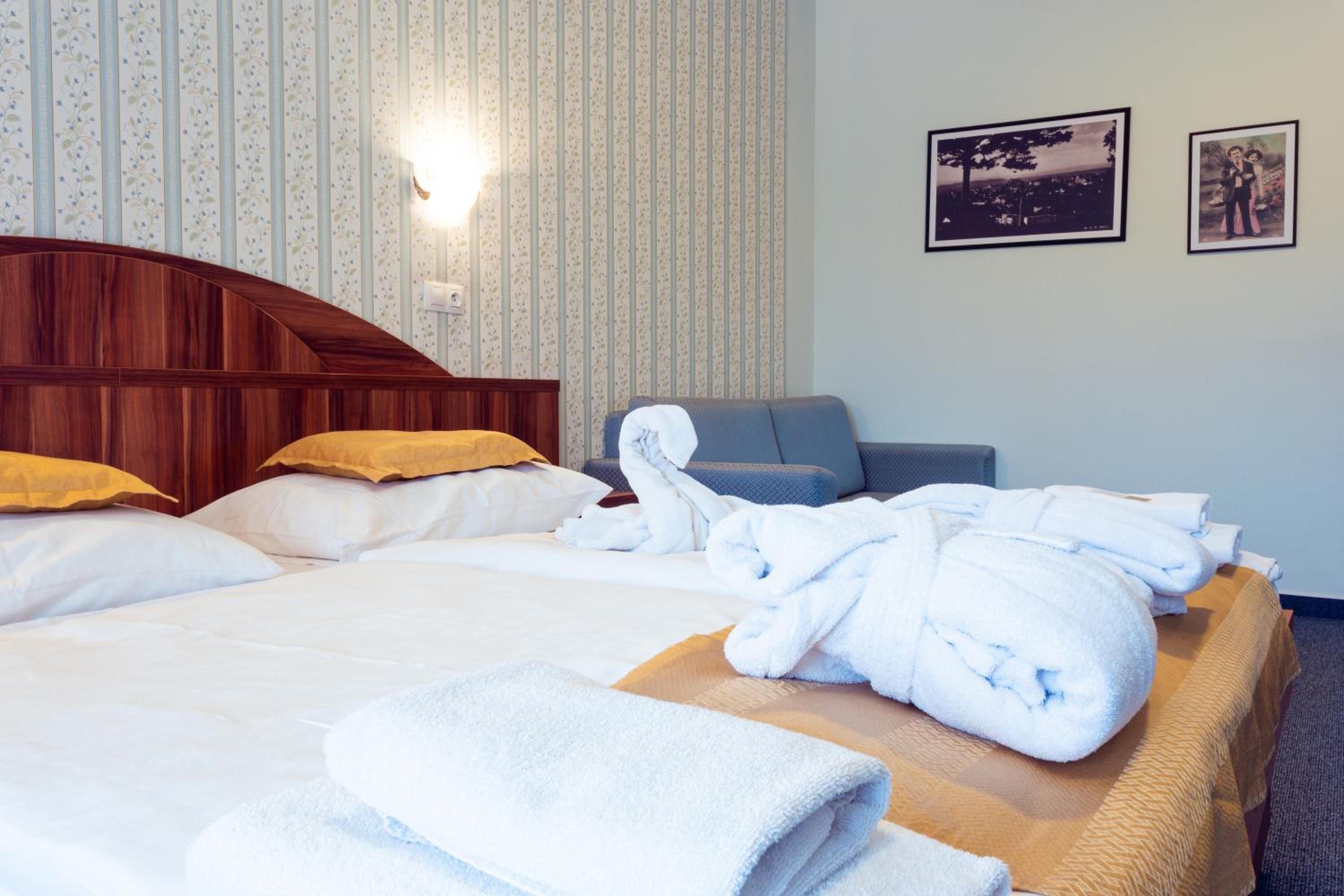 Standard Double or Twin Room photo 2