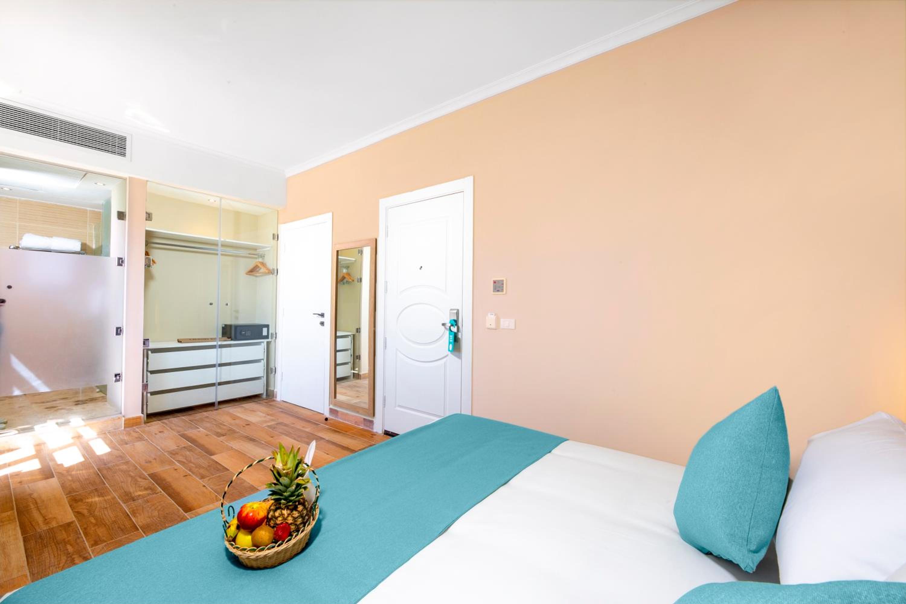 Economy Double Room - Photo 4
