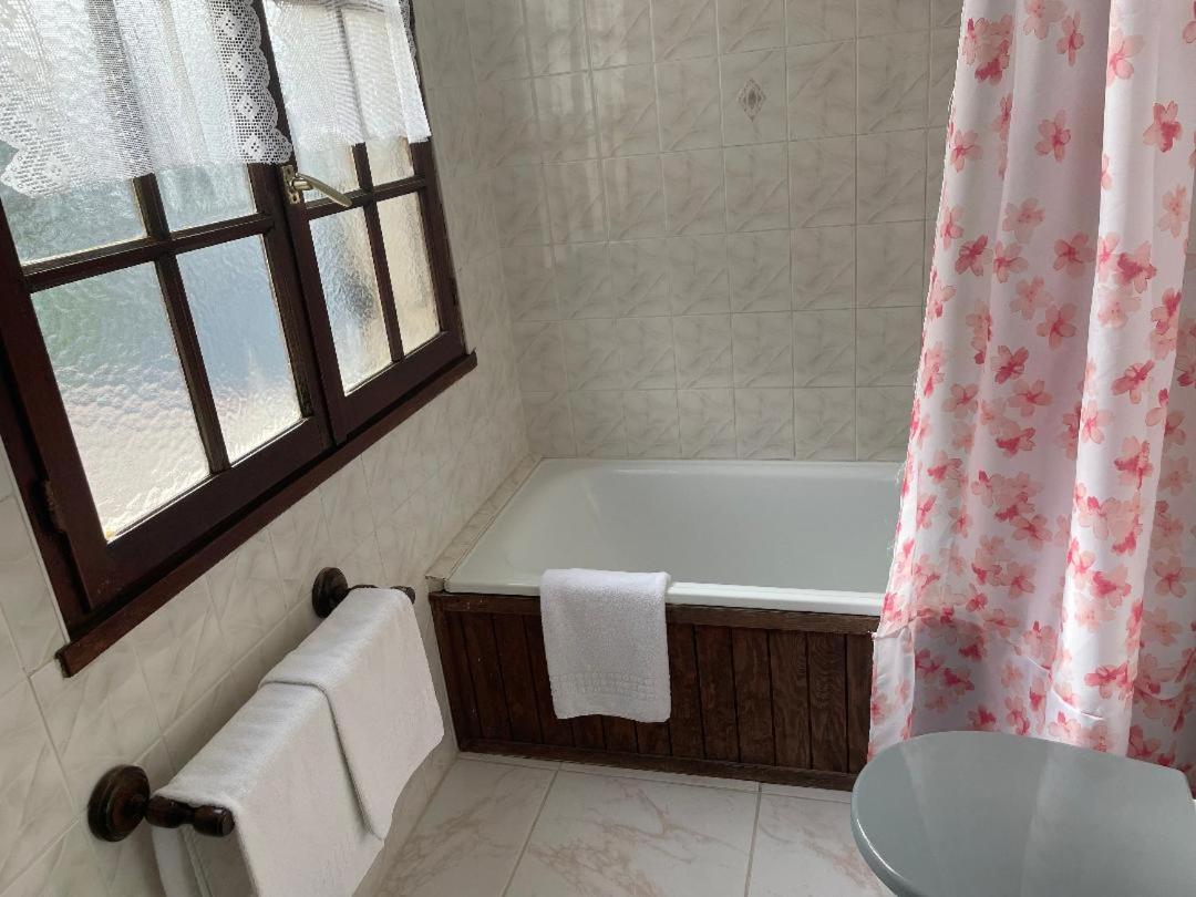 Double Room with Private Bathroom - Photo 1