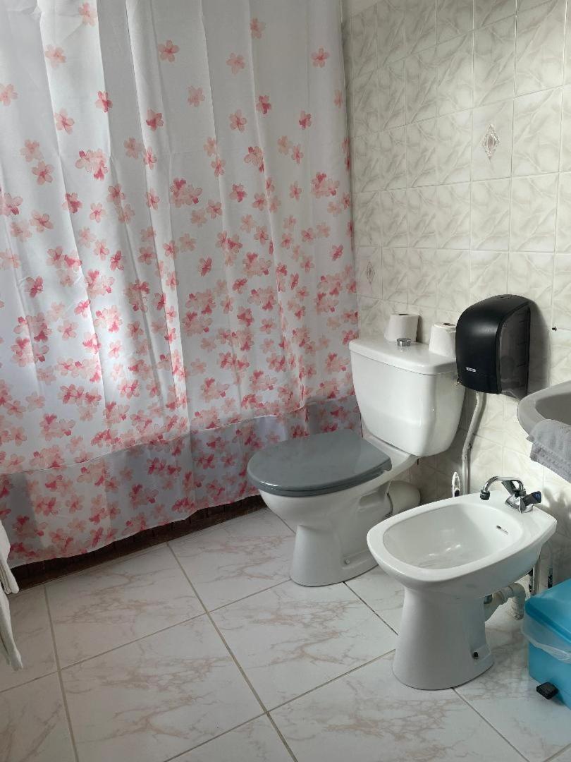 Double Room with Private Bathroom - Photo 2