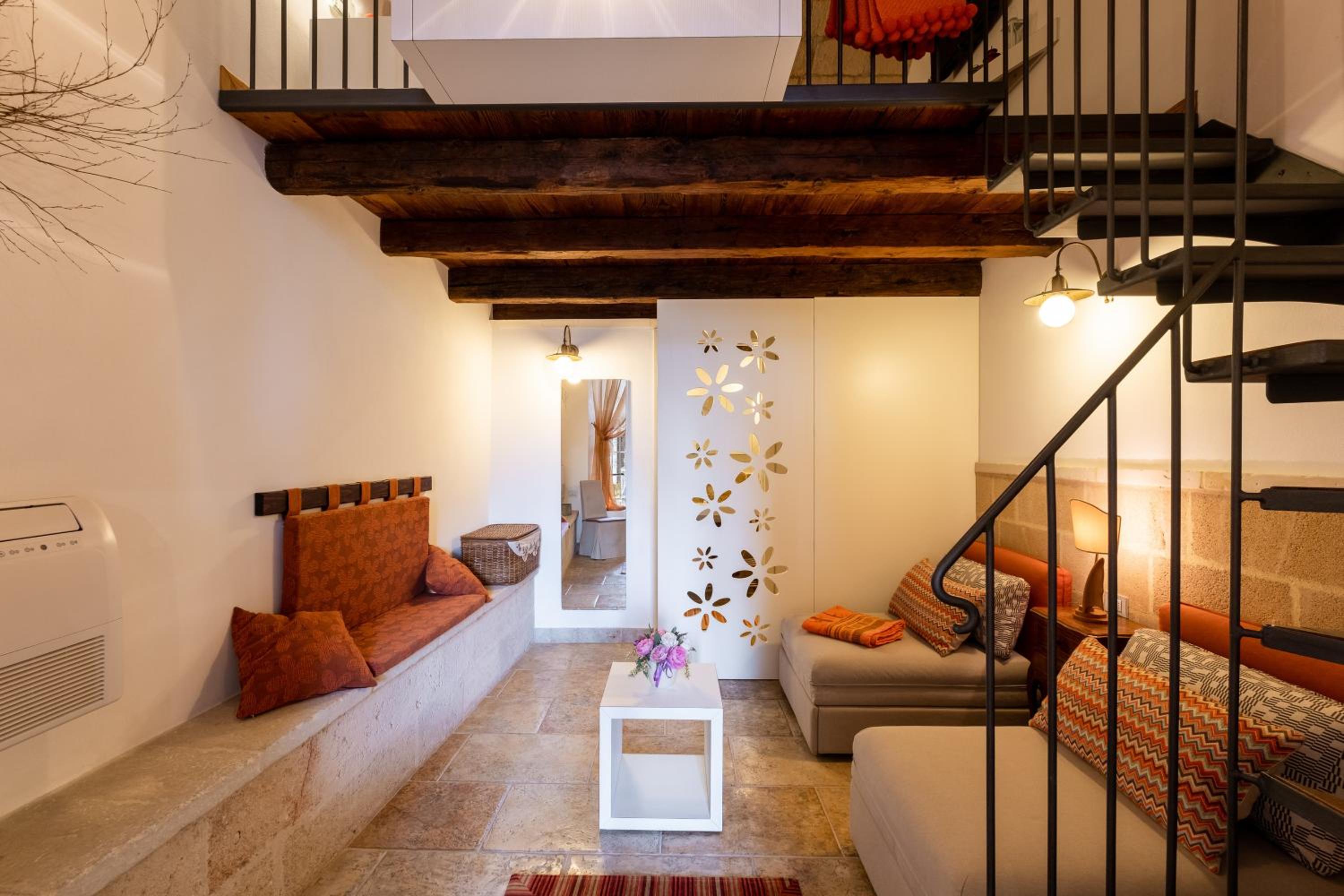 One-Bedroom House photo 2