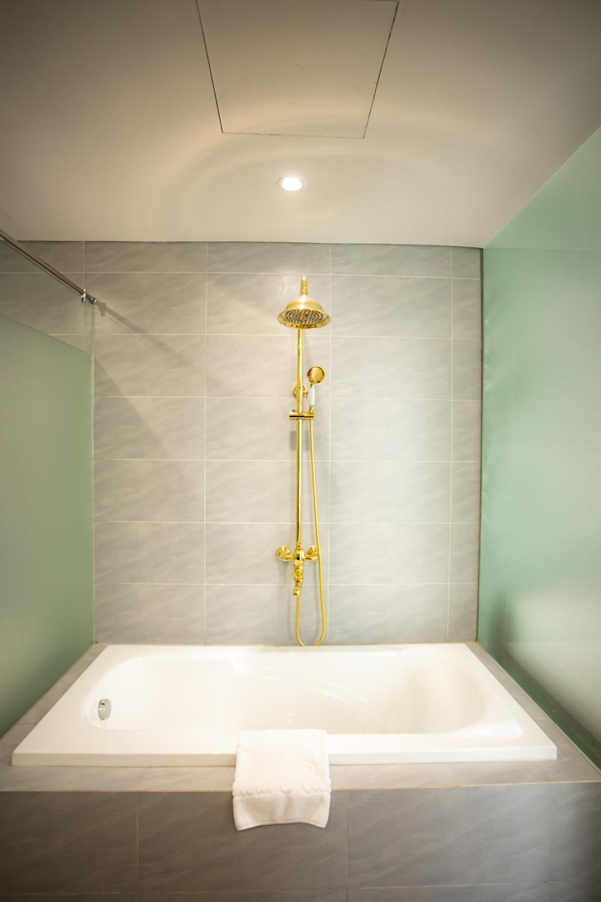 Suite with Double Bed - Photo 8