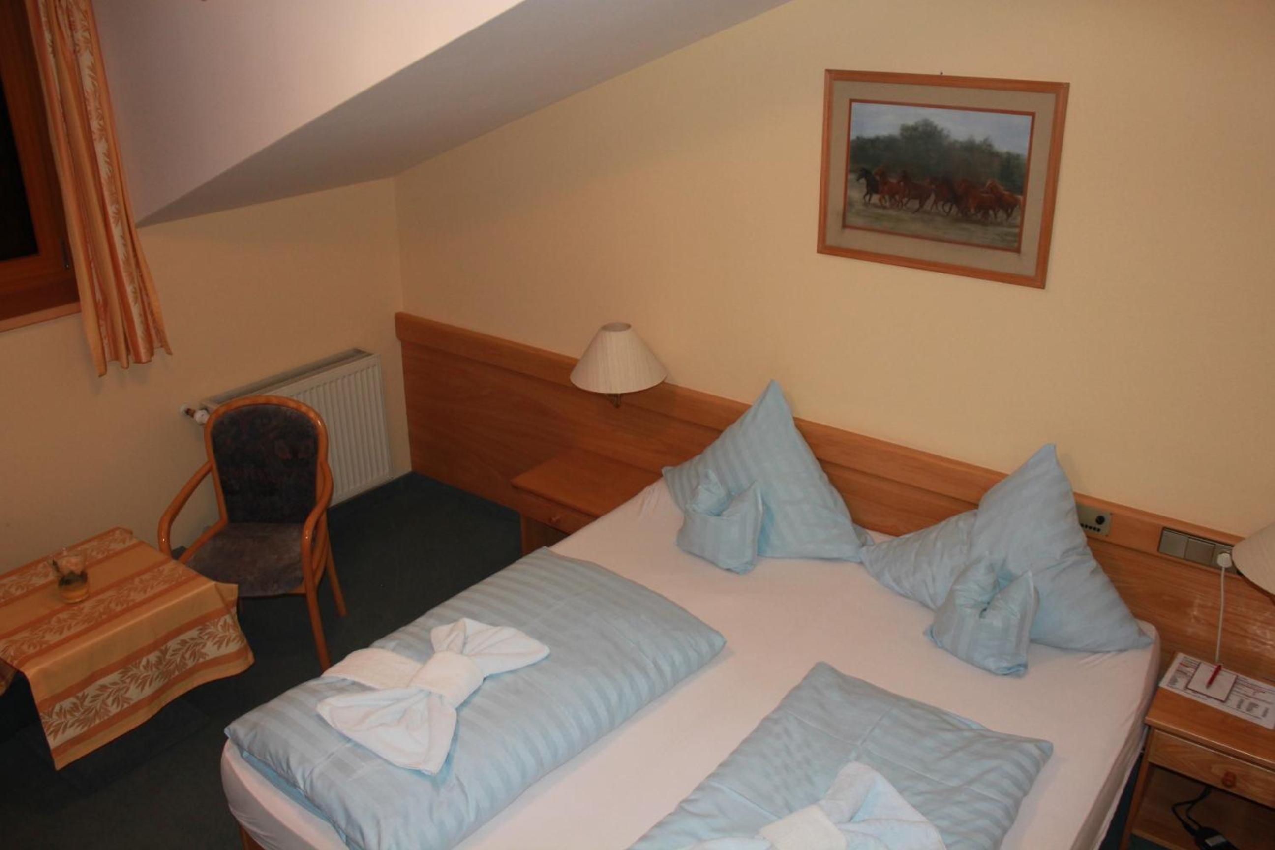 Double Room with Balcony - Photo 3