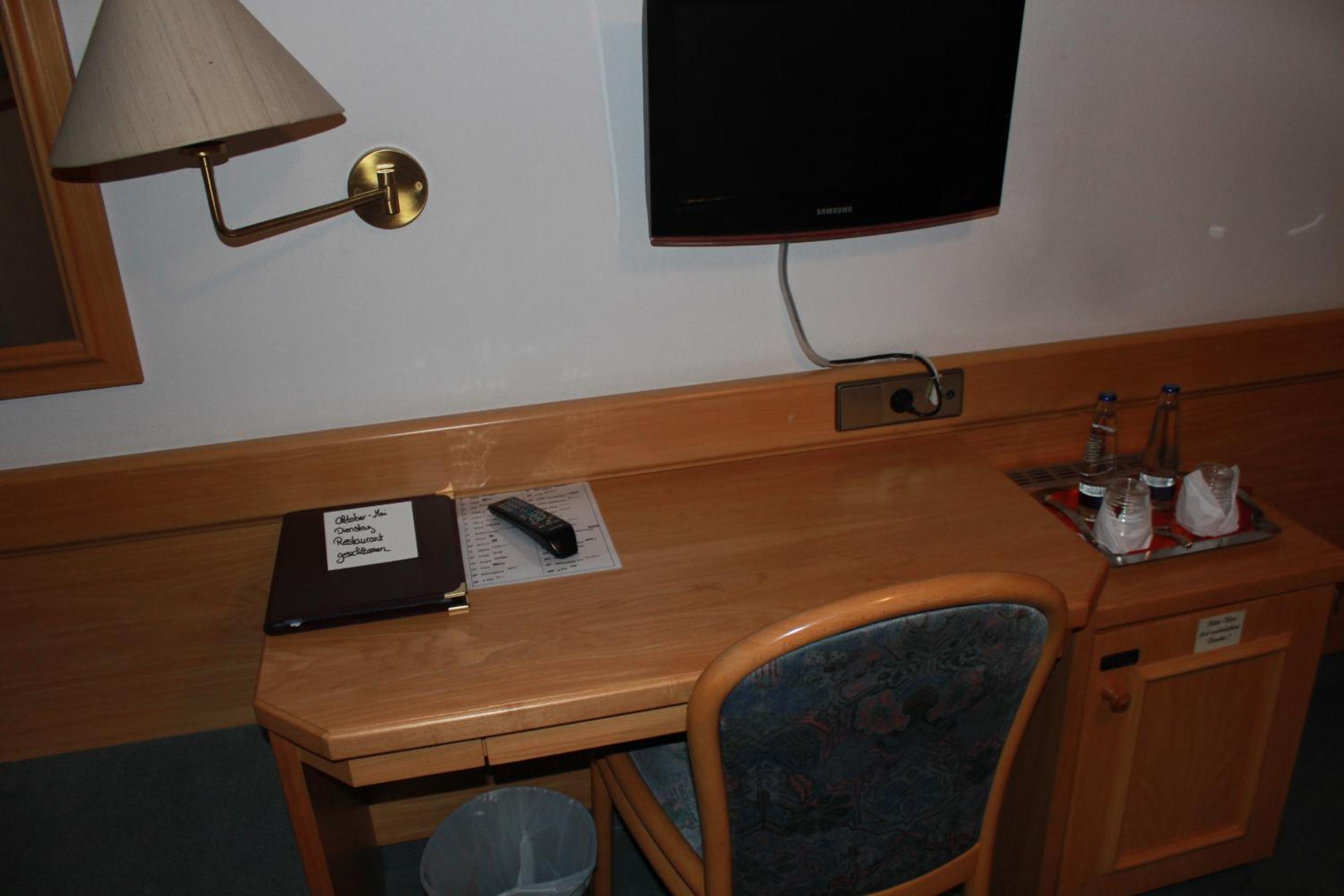 Double Room with Balcony - Photo 4