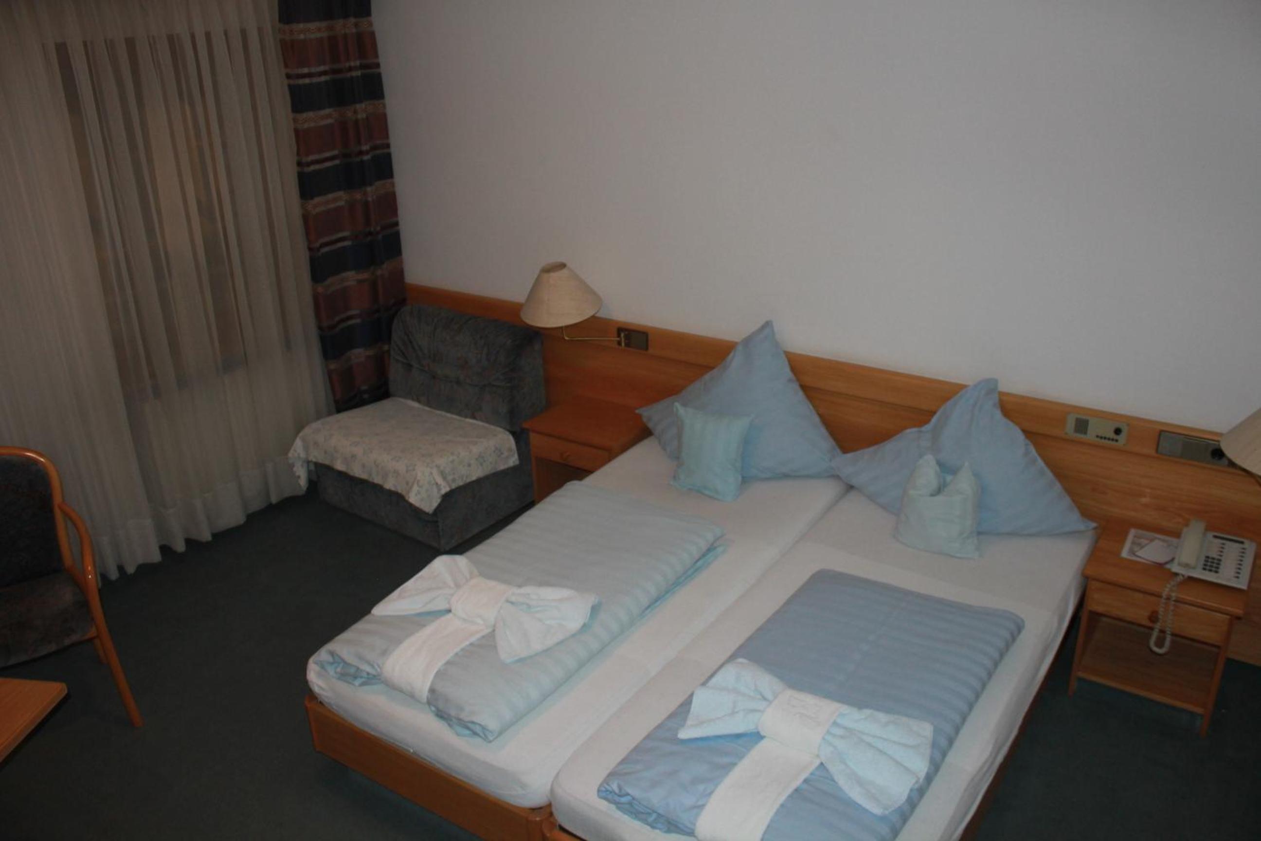 Double Room with Balcony - Photo 5