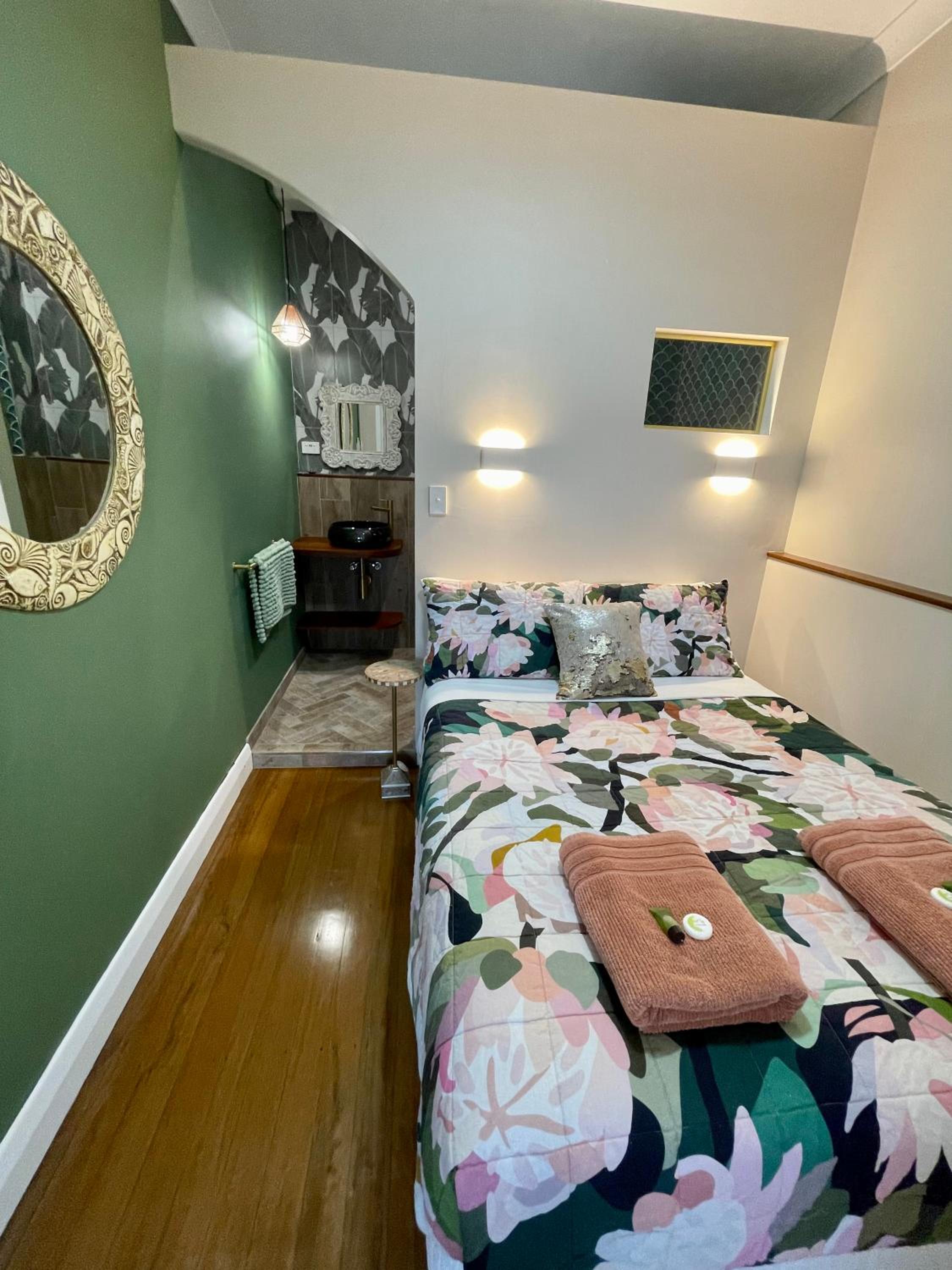 Small Twin Room photo 3