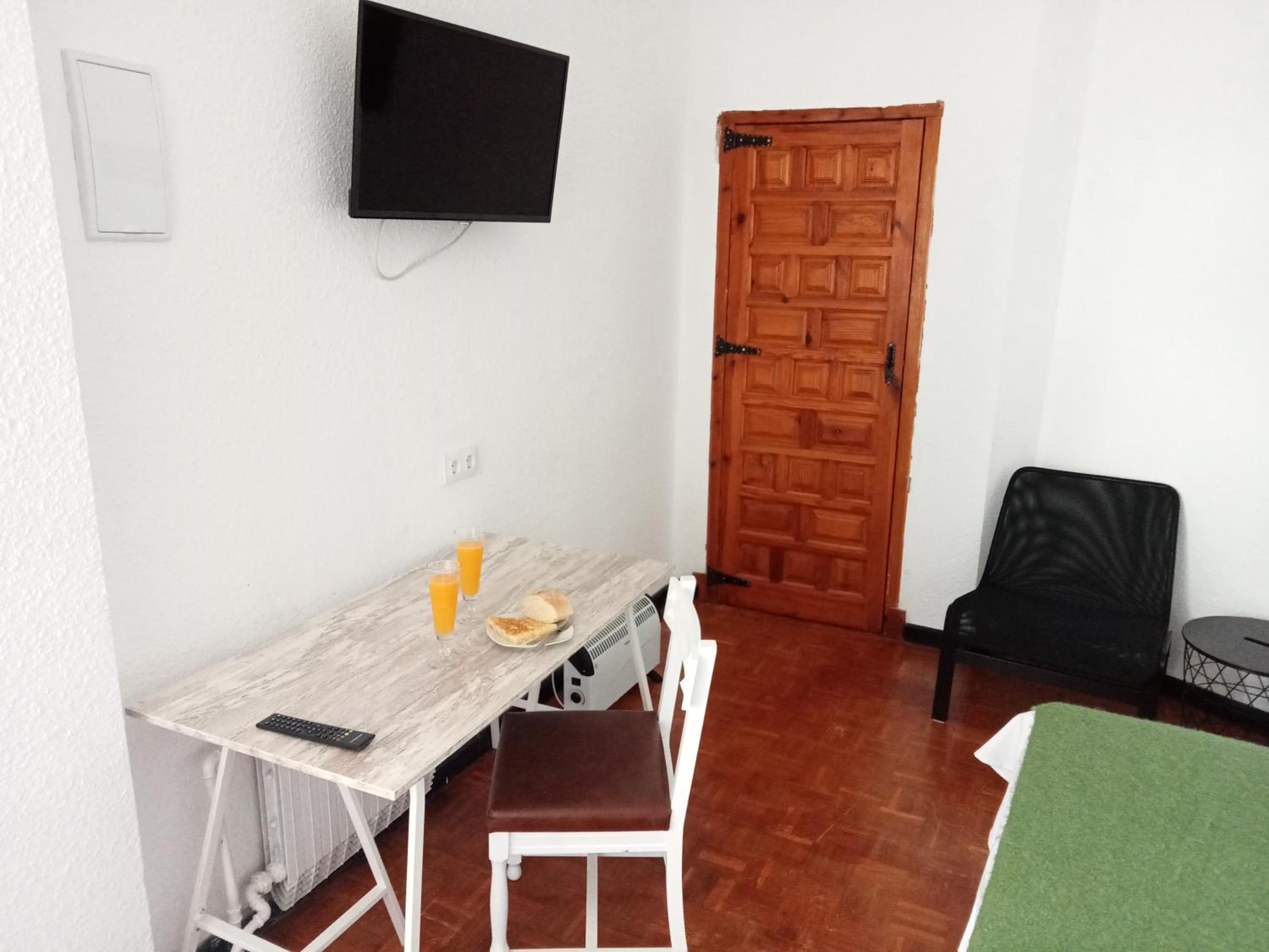 Double Room - Photo 15
