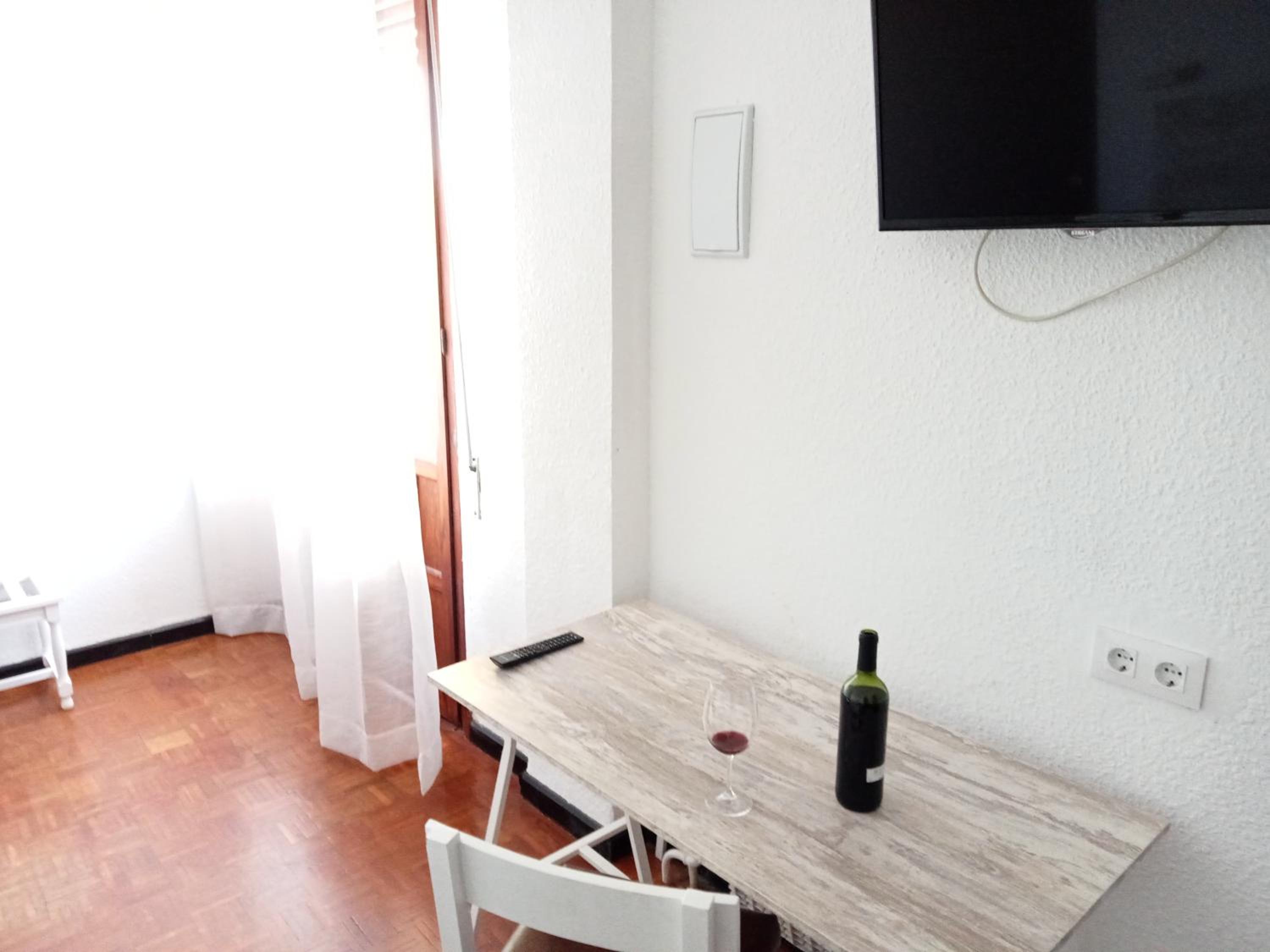 Double Room - Photo 16