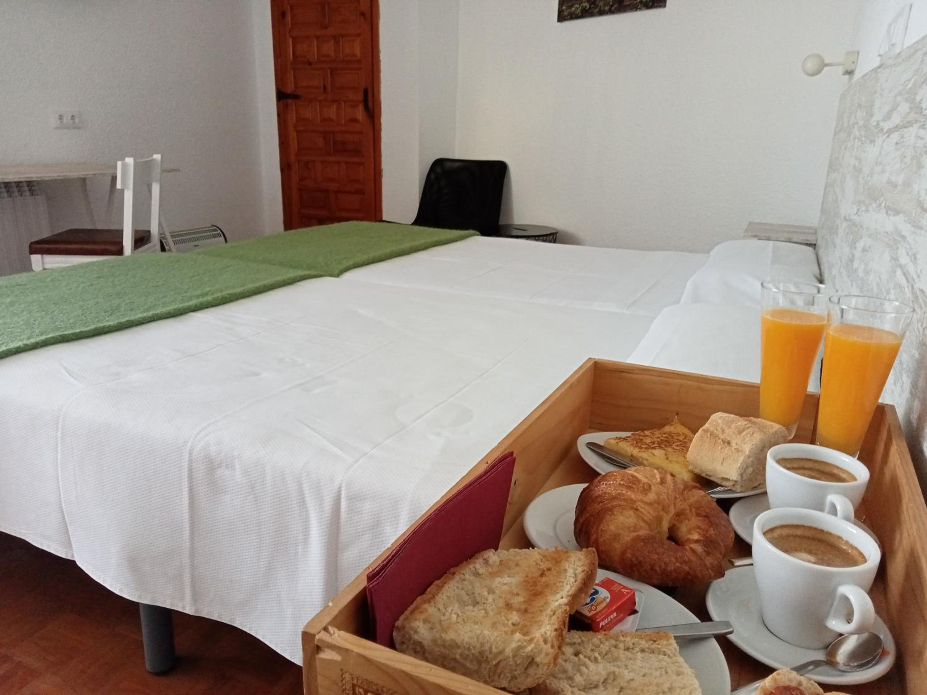 Double Room - Photo 13