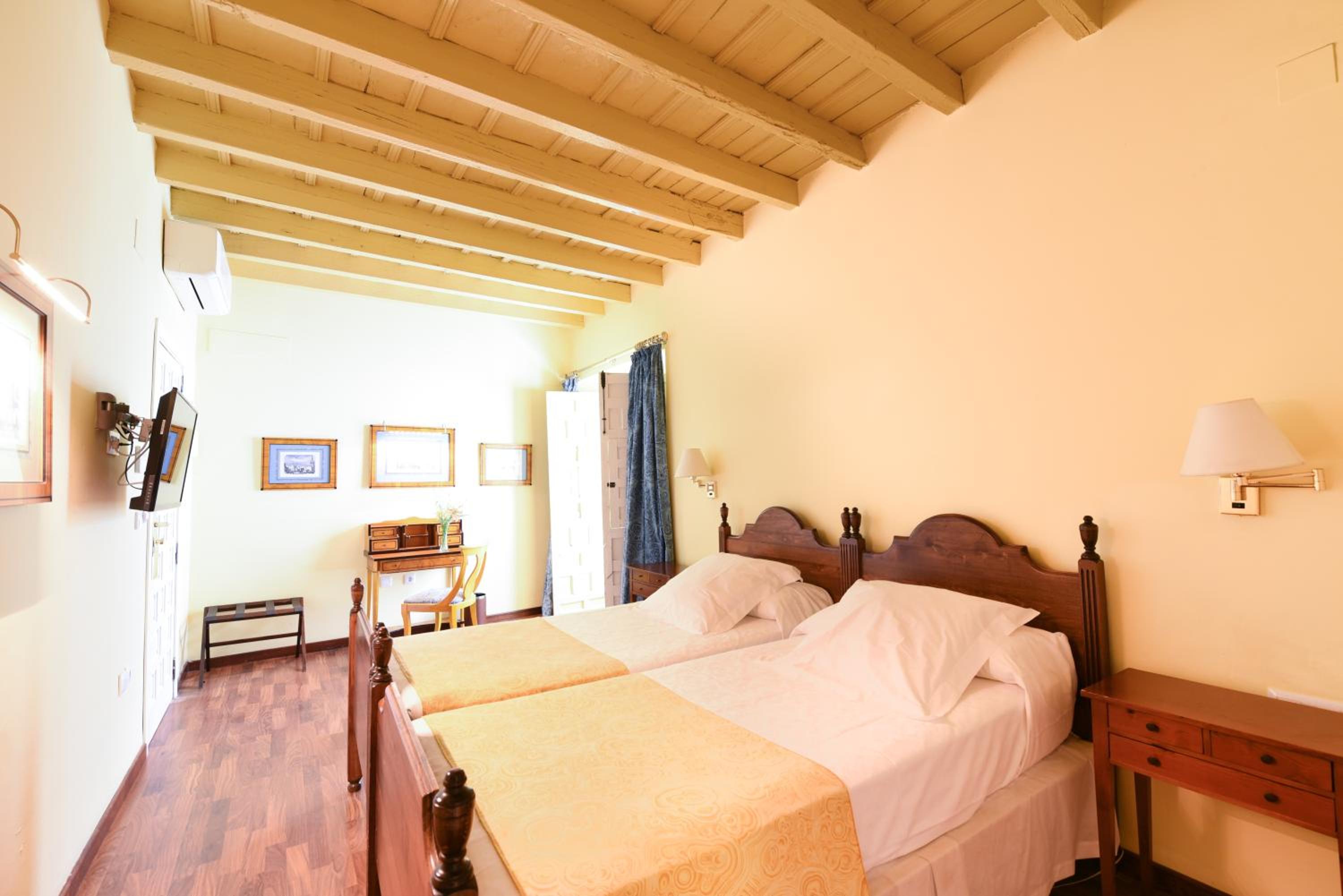 Basic Double Room - Photo 6