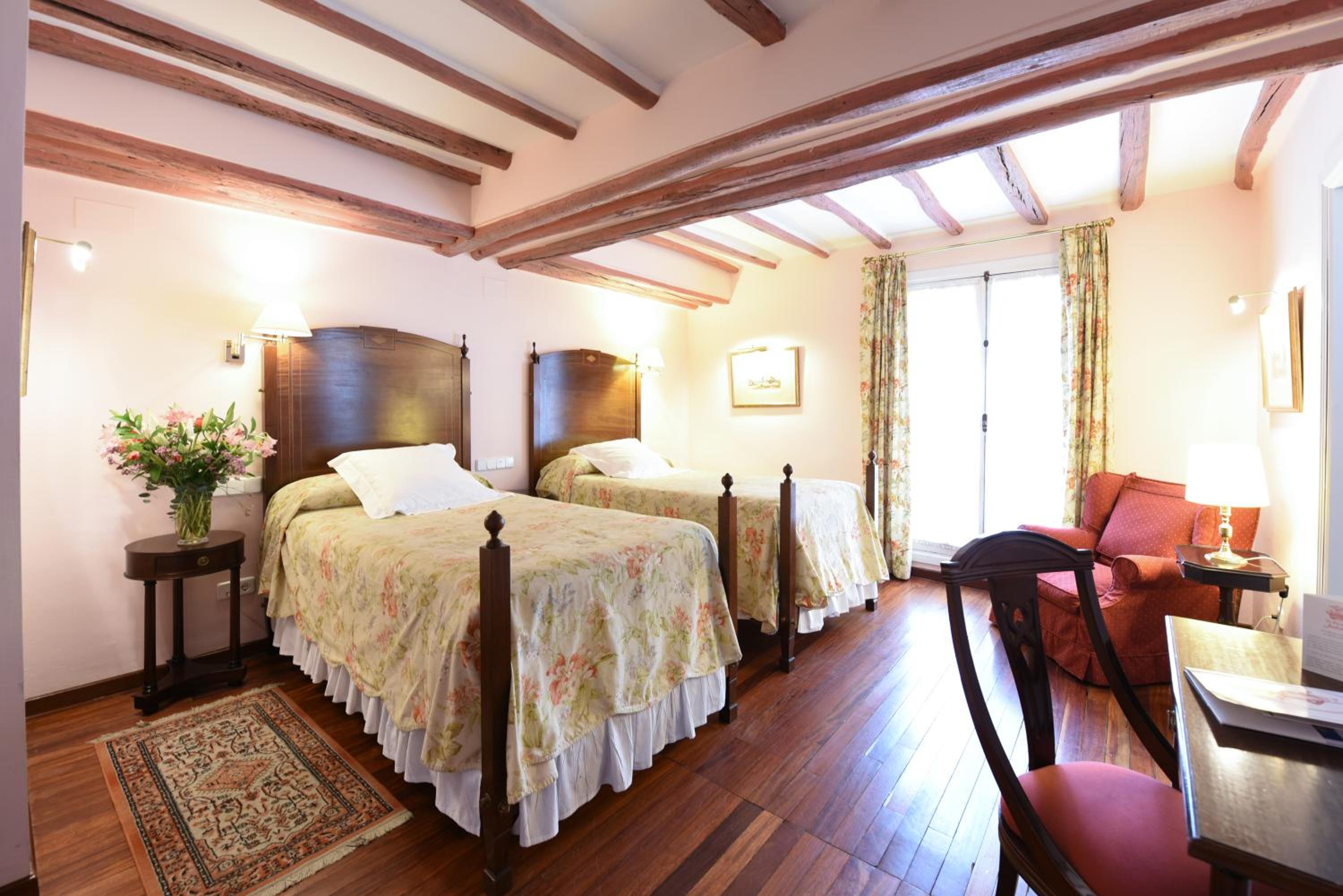Double Room - Photo 11