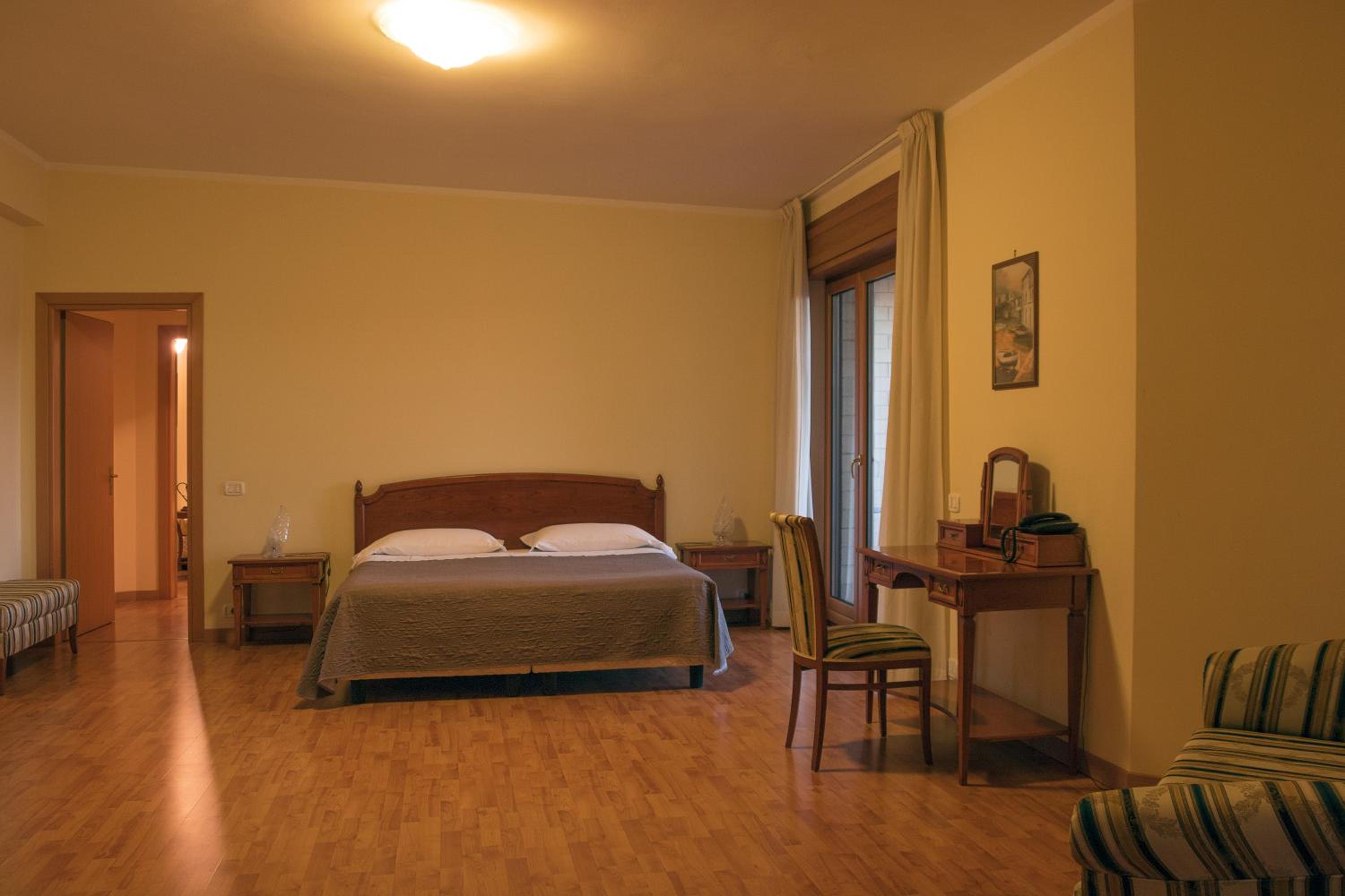 Junior Suite - Photo 6