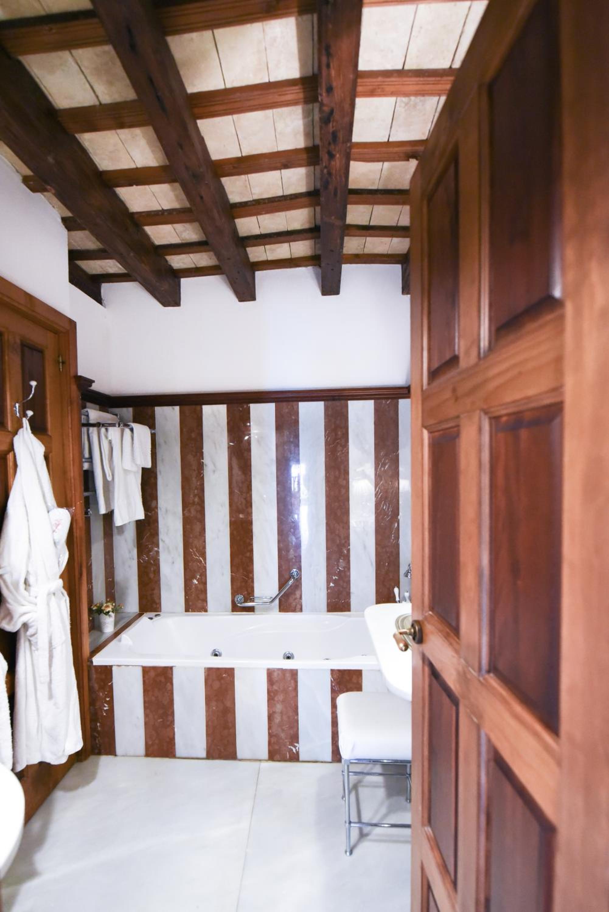 Junior Suite - Photo 16