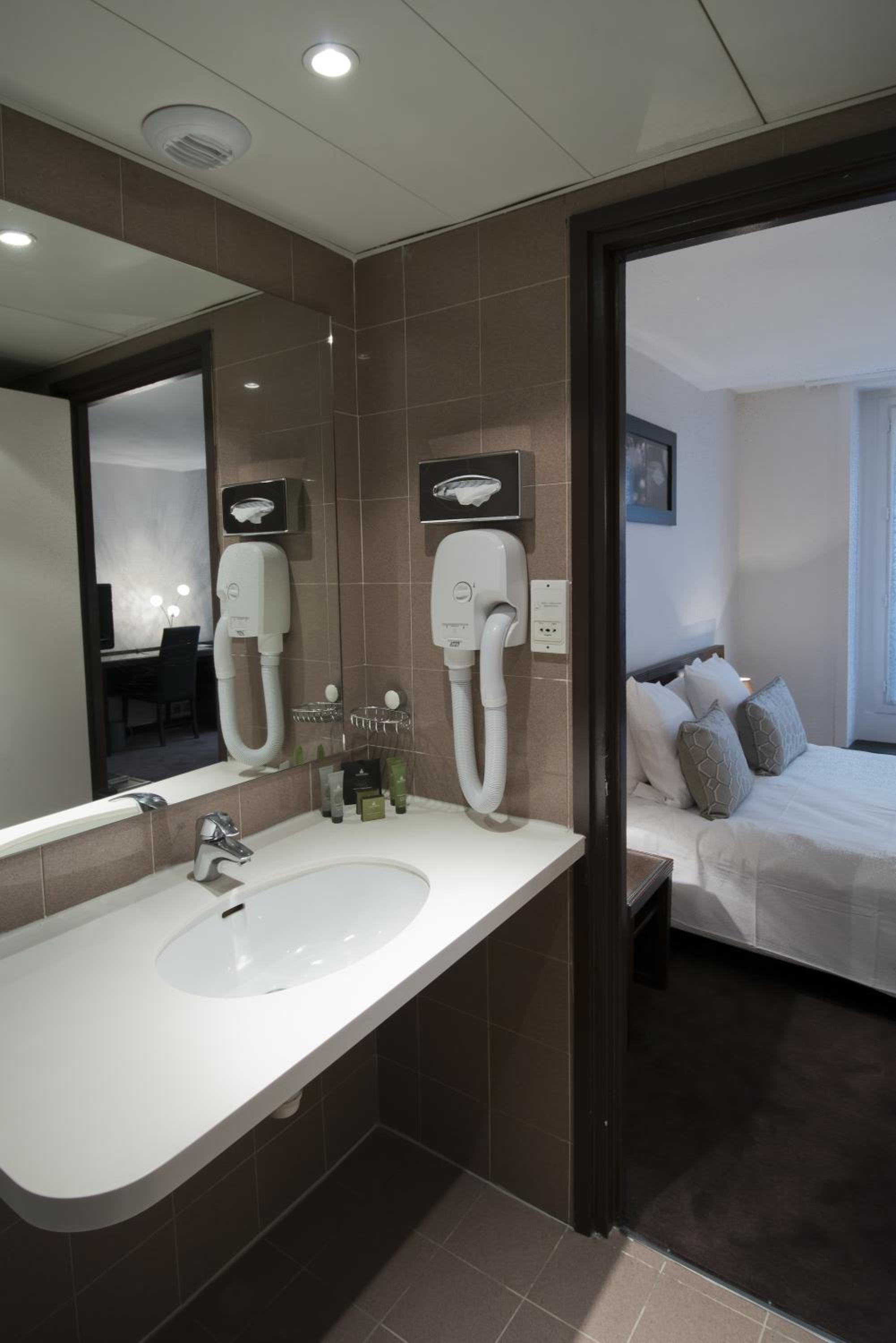Standard Twin Room photo 3