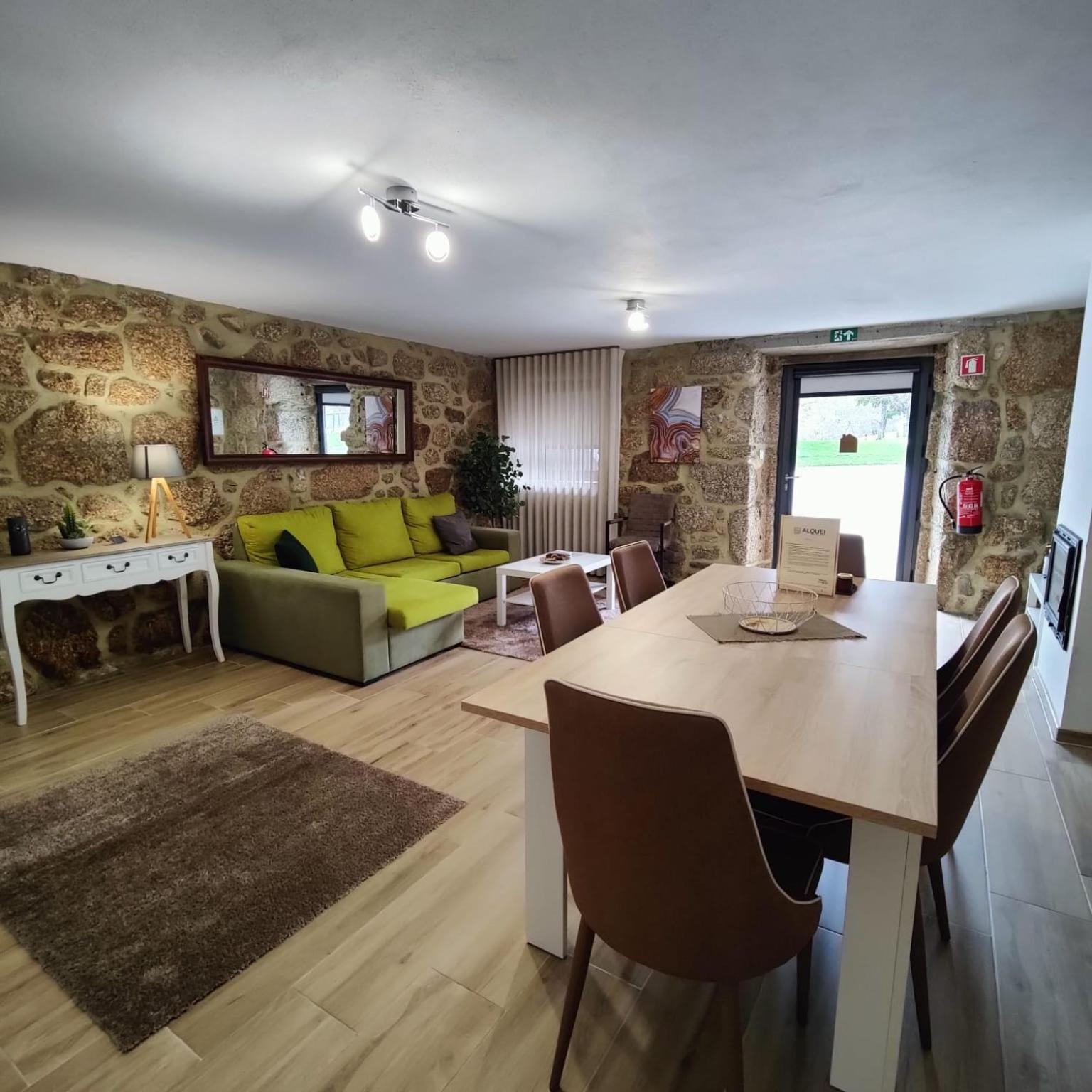 Two-Bedroom House - Photo 1