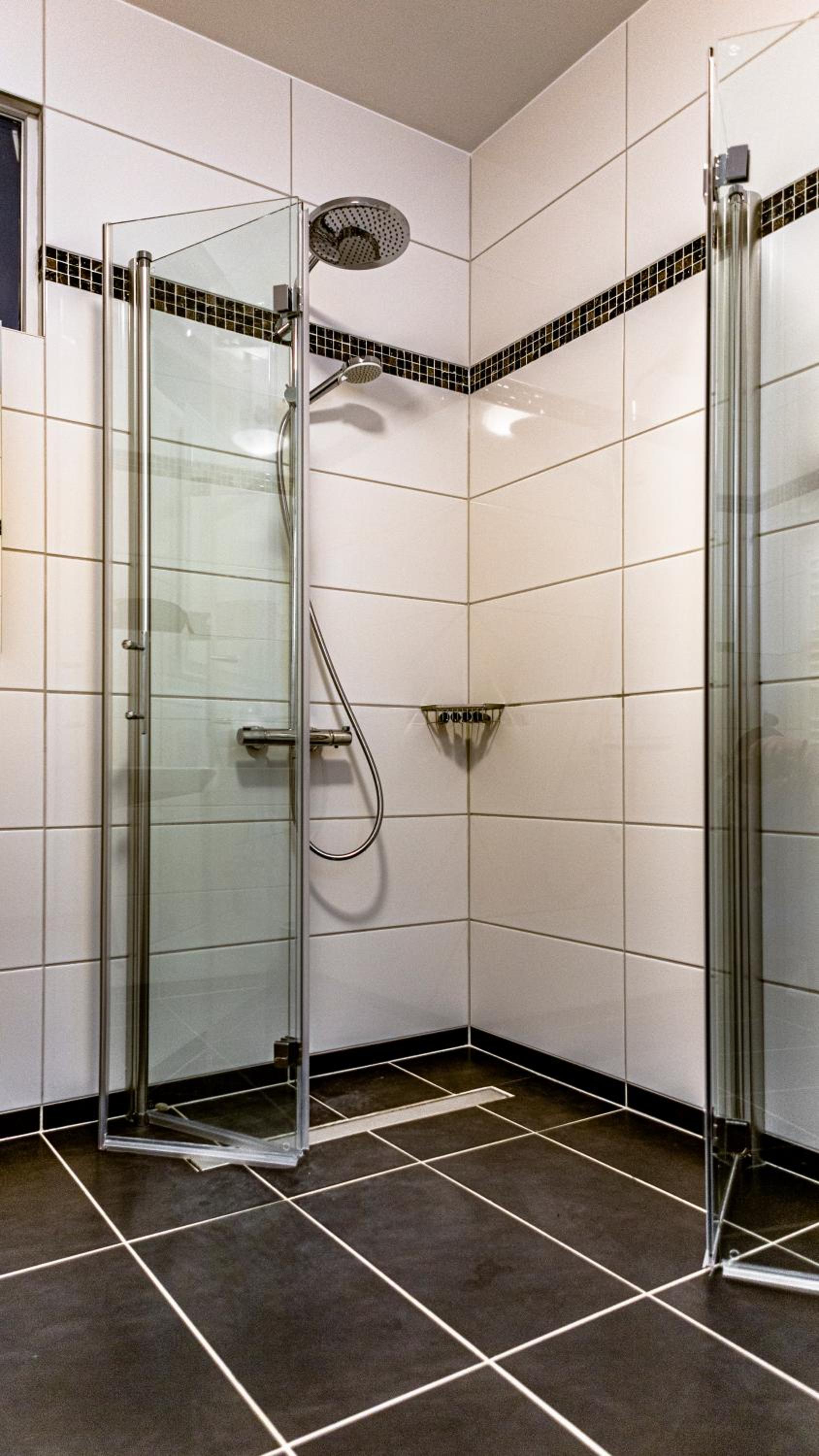 Double or Twin Room - Disability Access - Photo 5