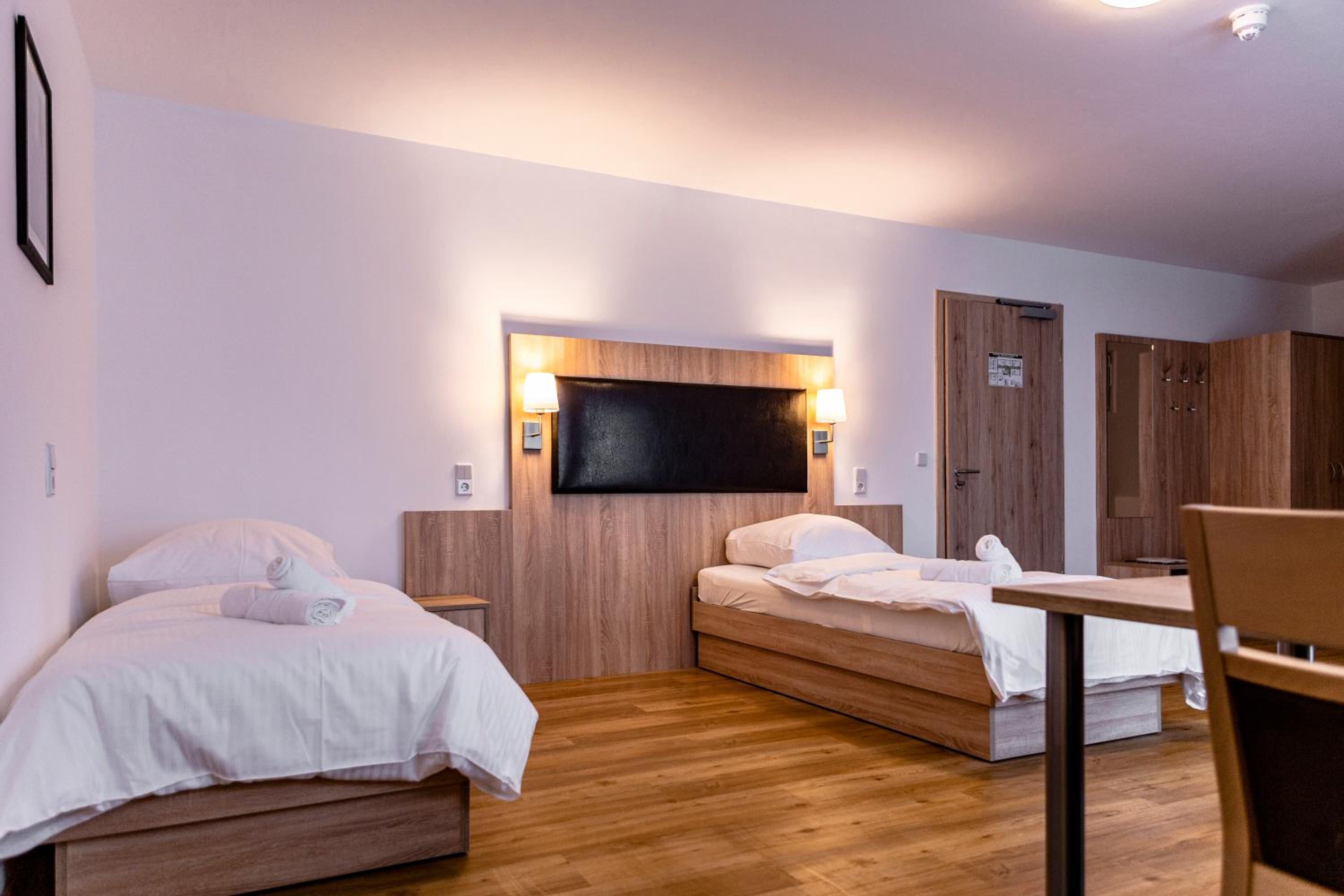 Double or Twin Room - Disability Access - Photo 2