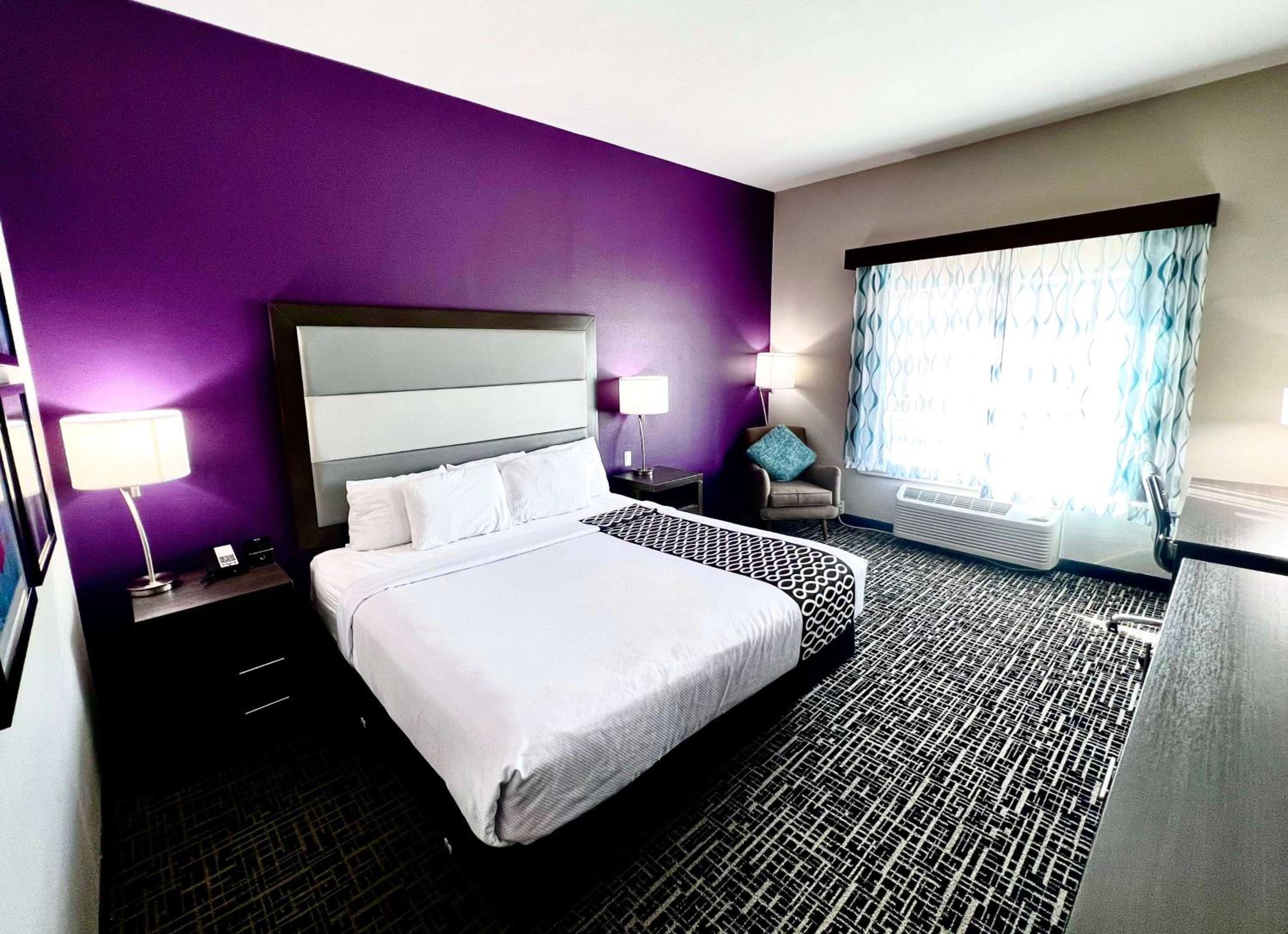 Deluxe King Room
